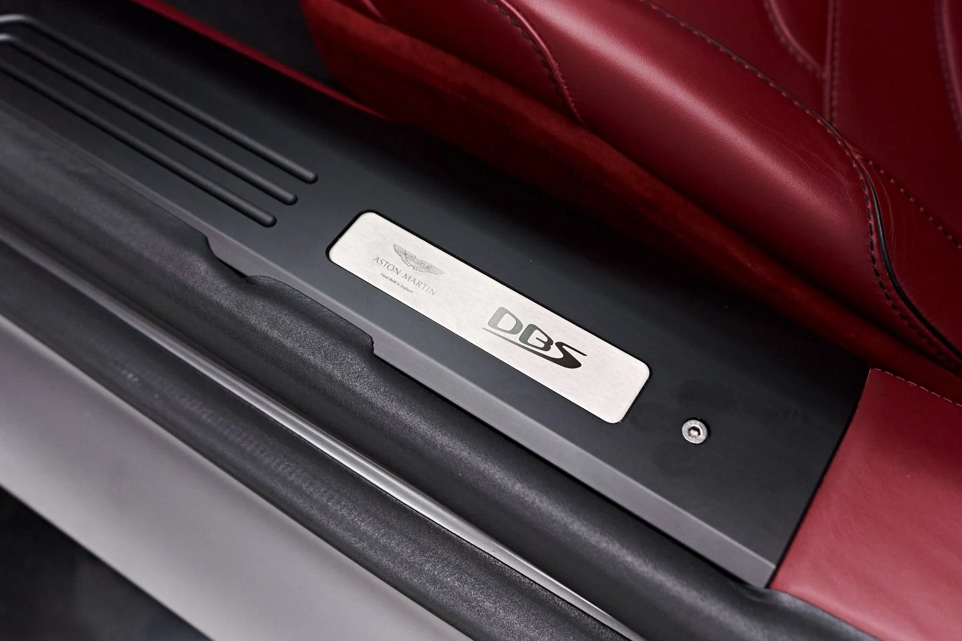 mph032_4059506982_Used_2021_Aston_Martin_DBS_Superleggera_1720056677_19fe110577