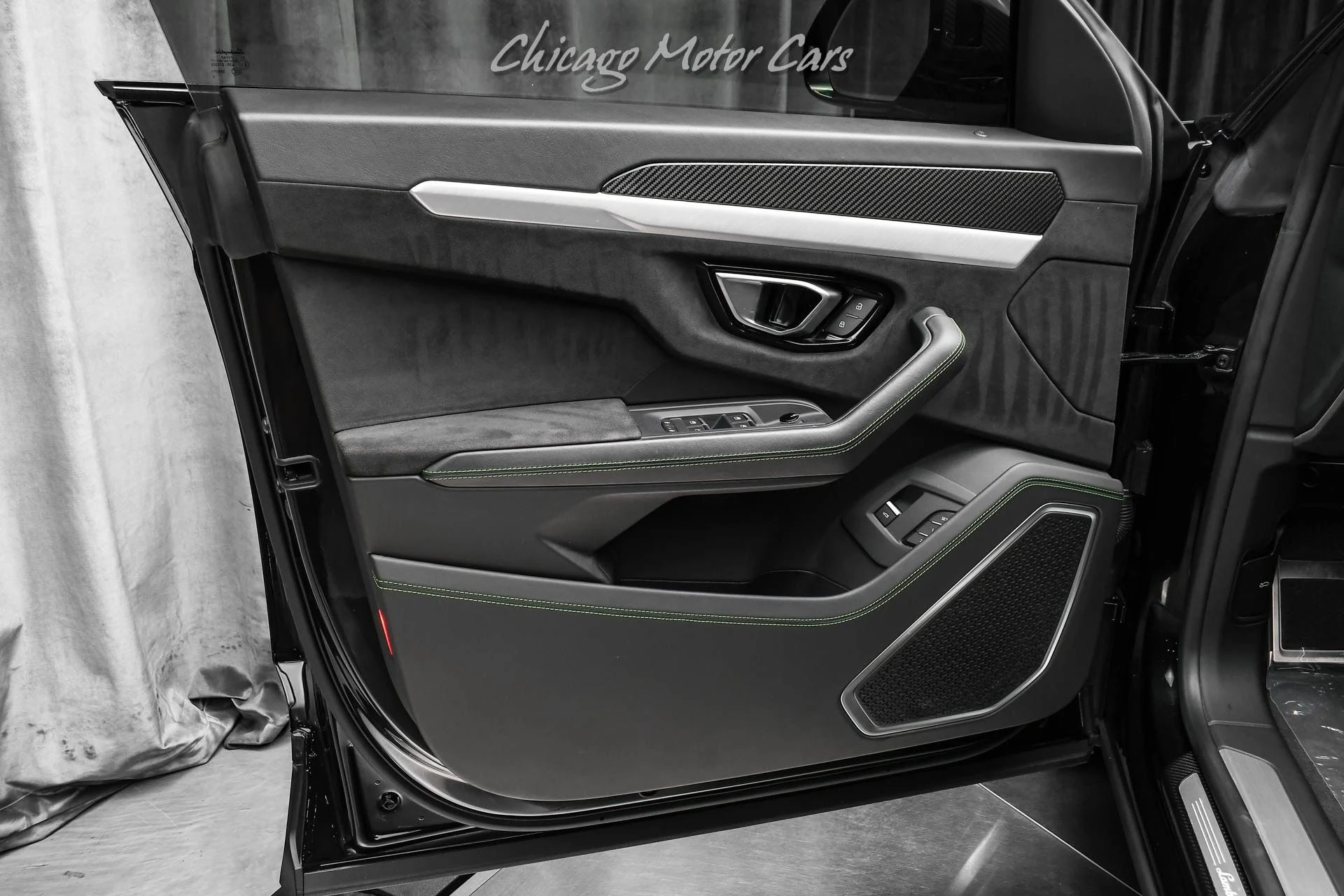 mph032_4063202185_12489_p33_l_21911b2376