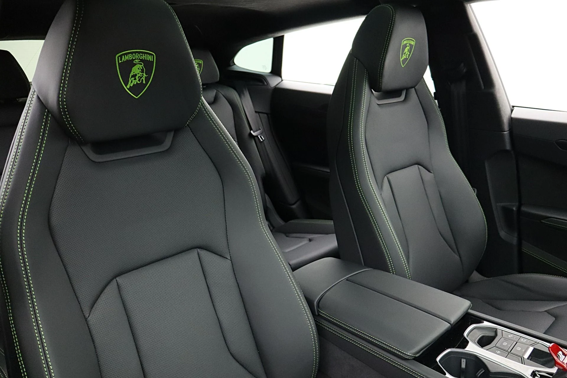 mph032_4064442162_New_2026_Lamborghini_Urus_SE_82413a72ff