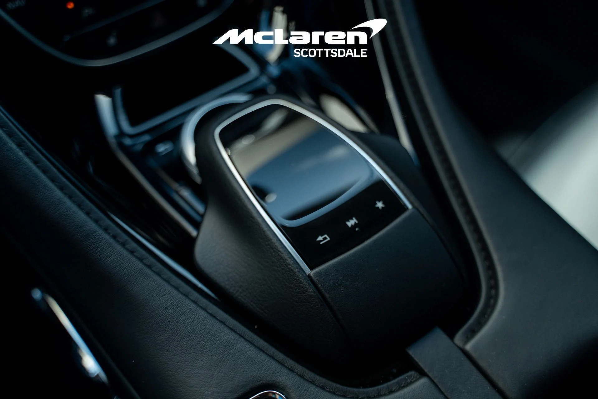 mph032_4065553030_Used_2020_ASTON_MARTIN_DBS_Superleggera_1756222308_dd4f55db97