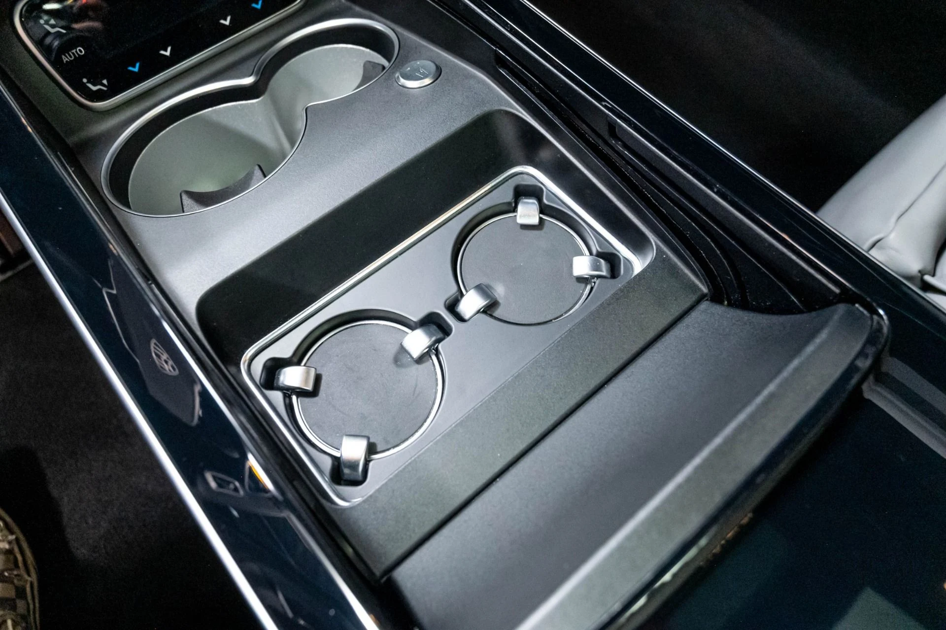 mph032_4071847188_Used_2024_Mercedes_Benz_S_Class_Maybach_S_680_4_MATIC_1777501614_0f105148e9