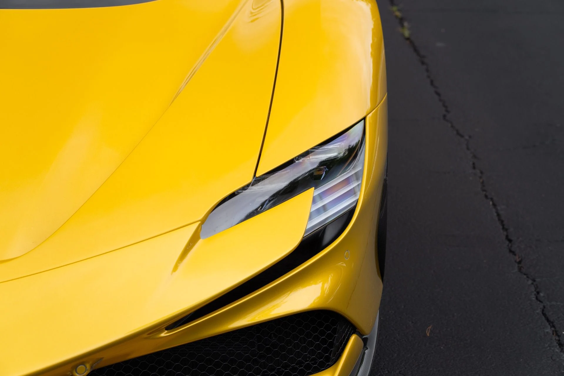 mph032_4085607068_Used_2022_Ferrari_SF_90_Spider_1775626389_293ac4c29f