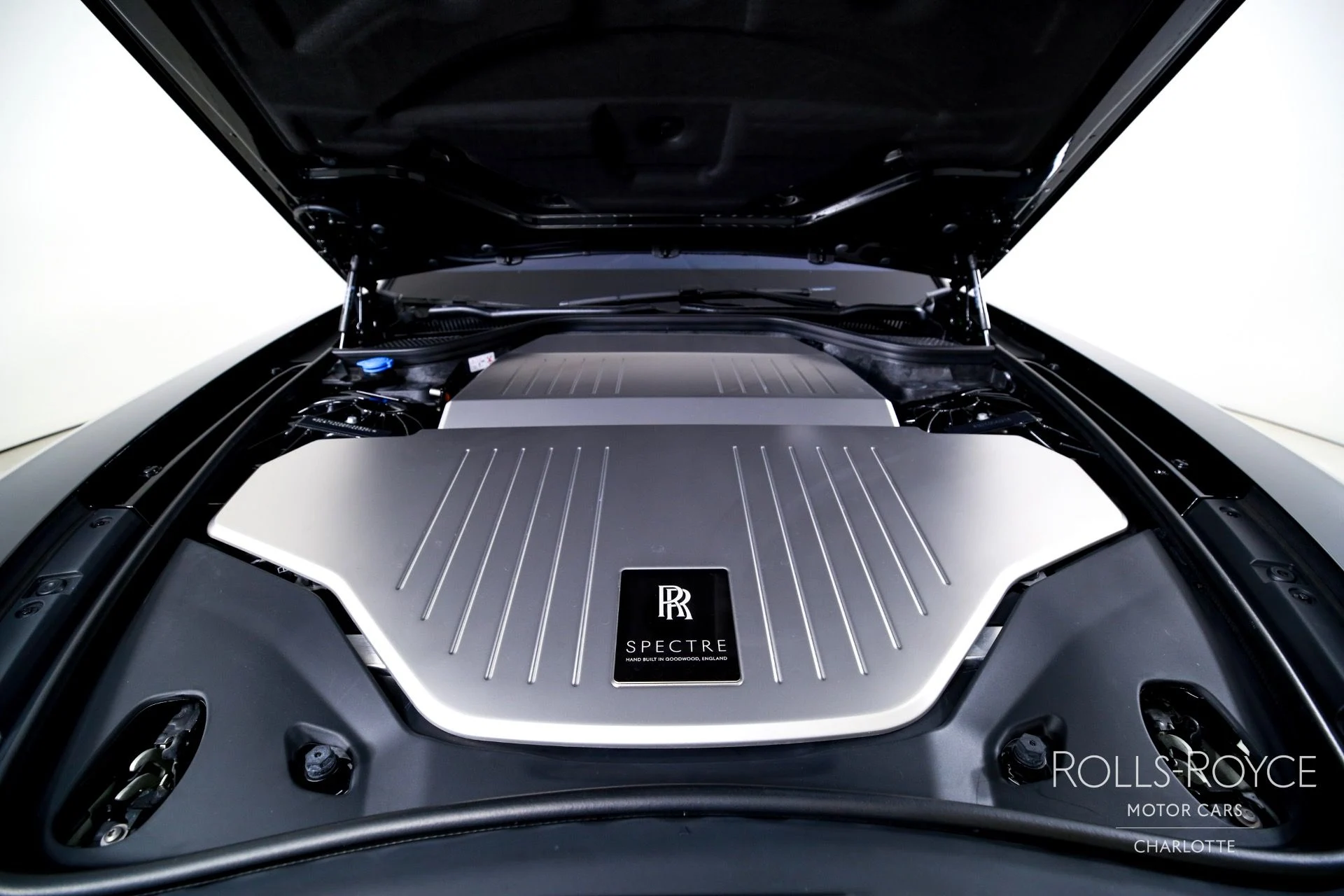 mph032_4094171806_Used_2024_Rolls_Royce_Spectre_1755798527_37f3ccb684