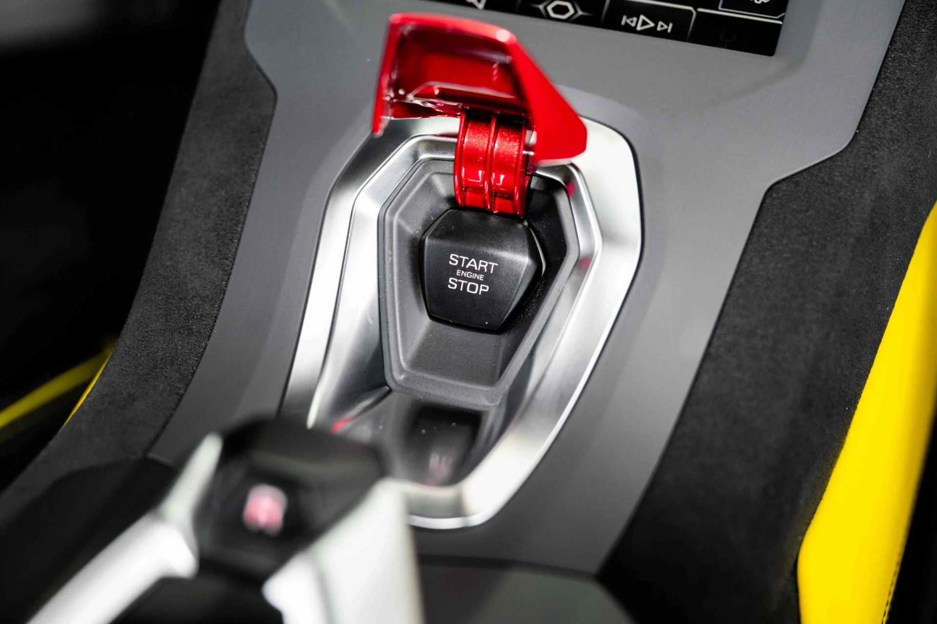 mph032_4111740195_Used_2022_Lamborghini_Huracan_STO_Coupe_1765561049_ca7c359ca6