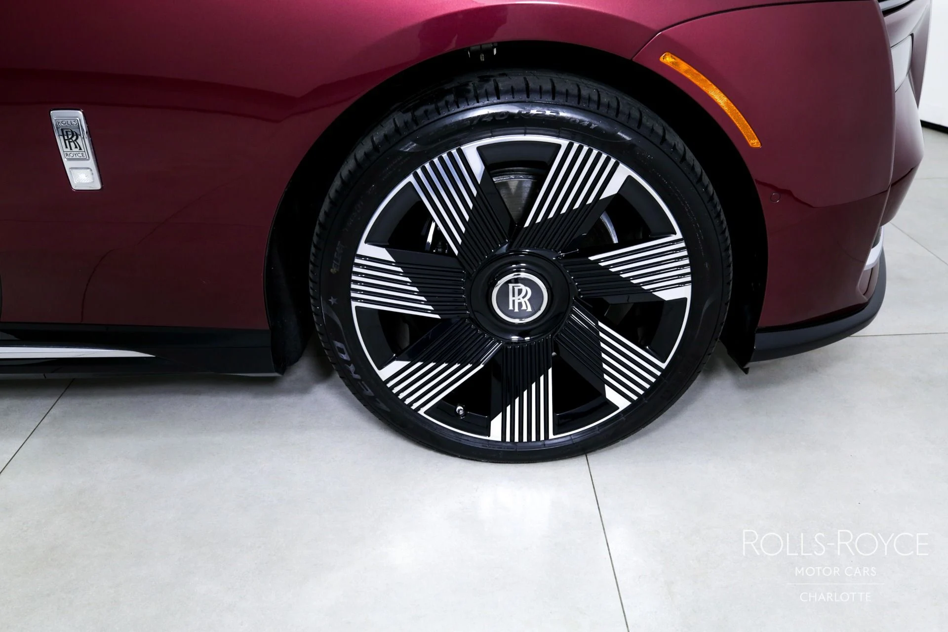 mph032_4112753919_Used_2024_Rolls_Royce_Spectre_1744735105_847662c28e