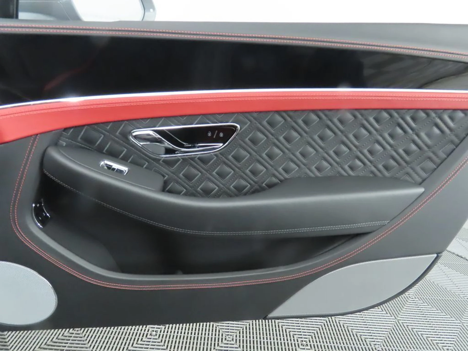 mph032_4114660165_used_2024_bentley_continental_gtsconvertible_8119_22944109_33_1024_cef88f99d4