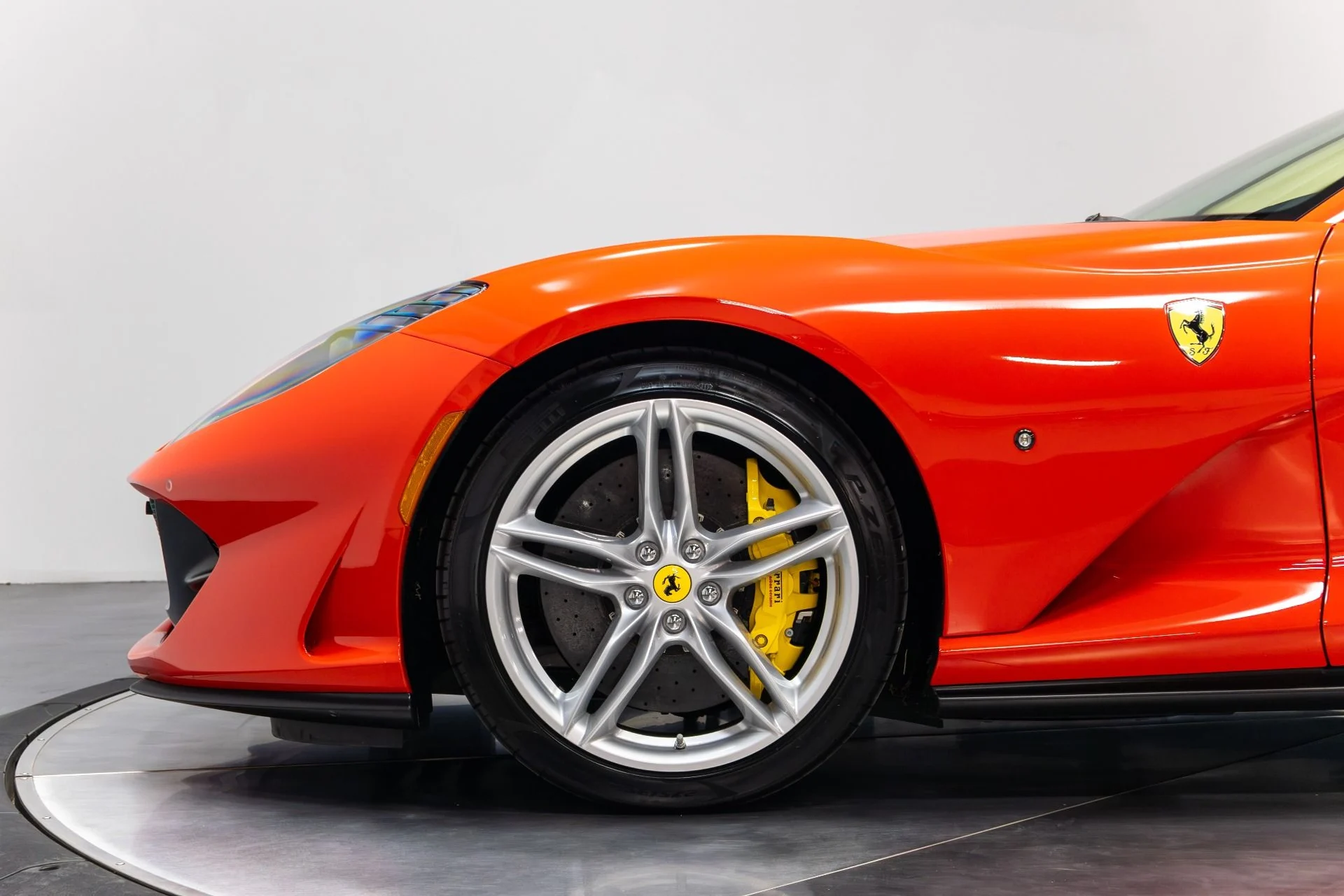 mph032_4114926695_Used_2018_Ferrari_812_Superfast_1763480061_b0506715e9