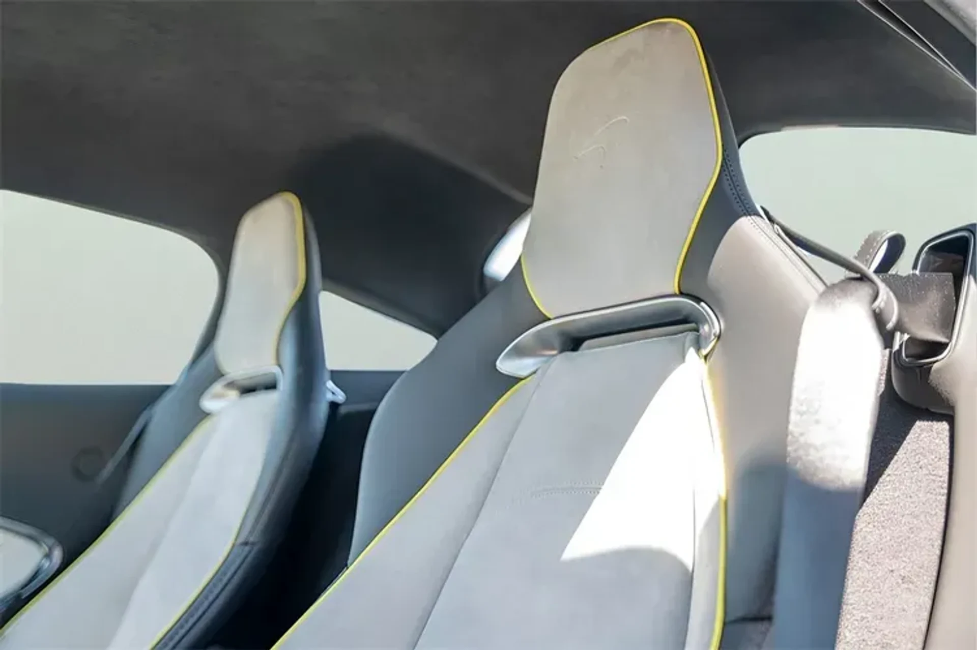 mph032_4119150259_MVE_1_YWU_5dfa_Pzk_C8_med_b45b145412