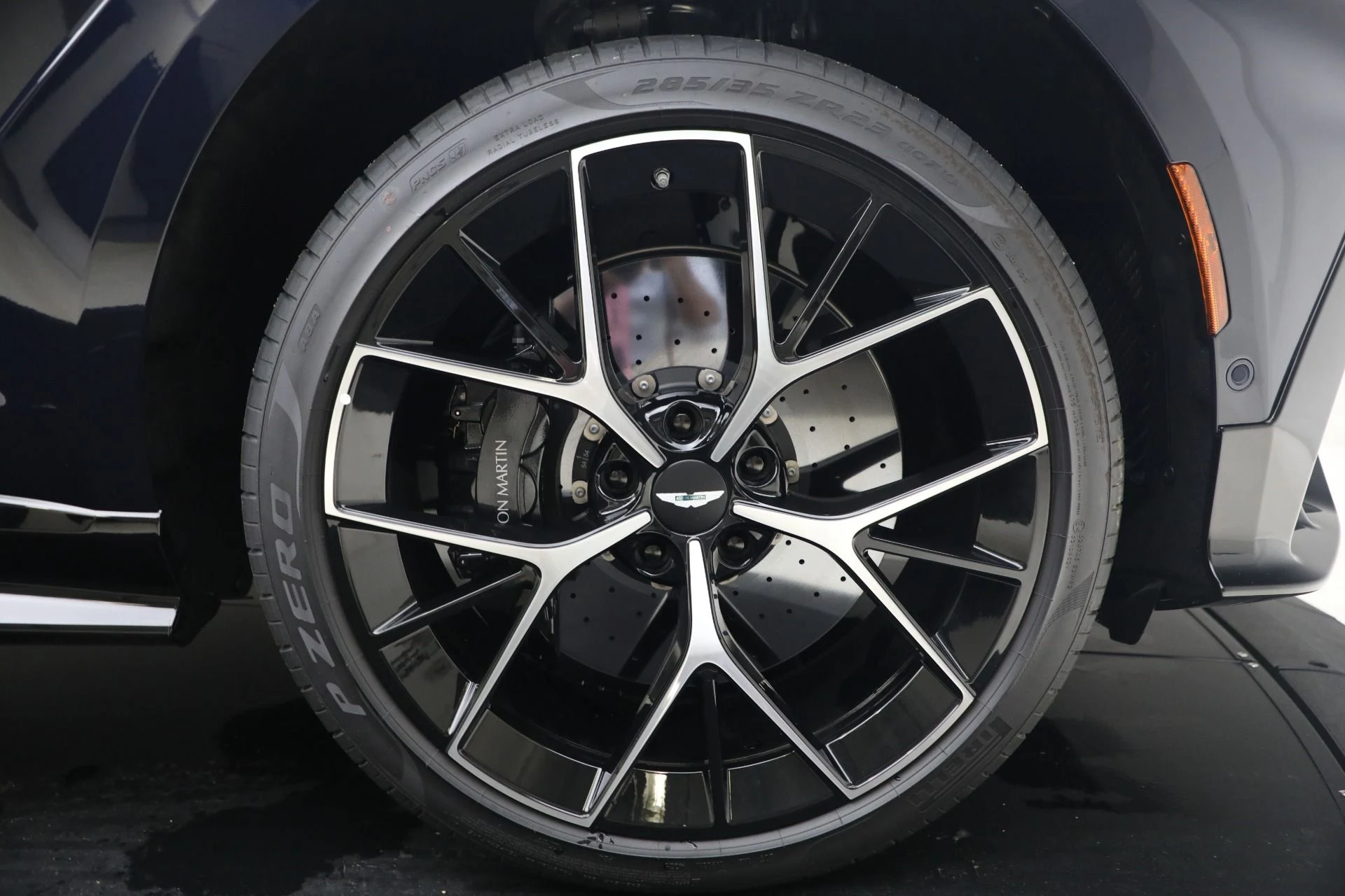 mph032_4119413562_New_2026_Aston_Martin_DBX_S_1792514647_55971ea1b4