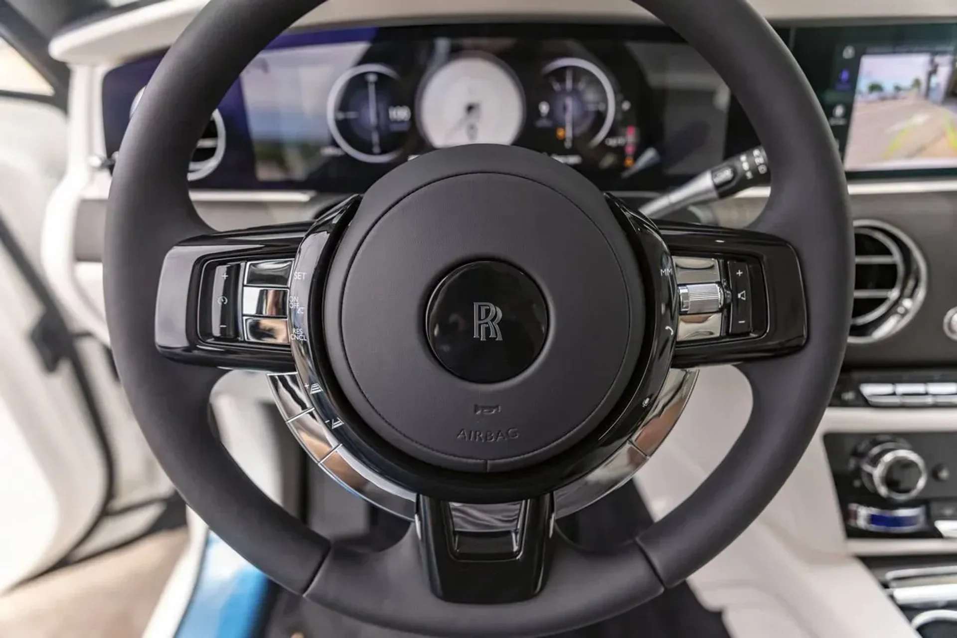 mph032_412472398_ce119671e9c84942b77c6bb022ecd374_704eeaa739