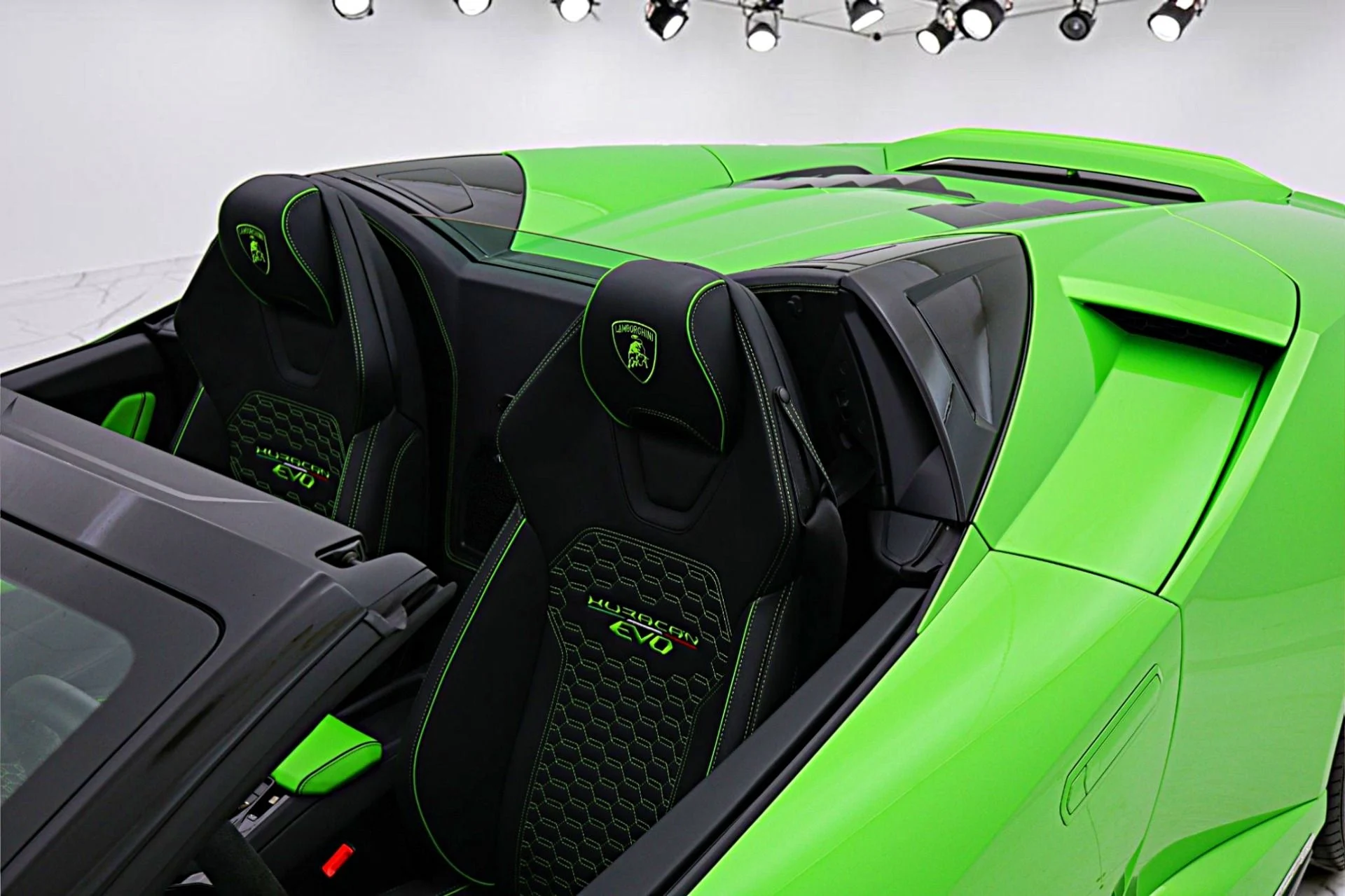 mph032_4130663908_Used_2023_Lamborghini_Huracan_EVO_Spyder_RWD_SELEZIONE_PRE_OWNED_CERTIFIED_161cfa483d