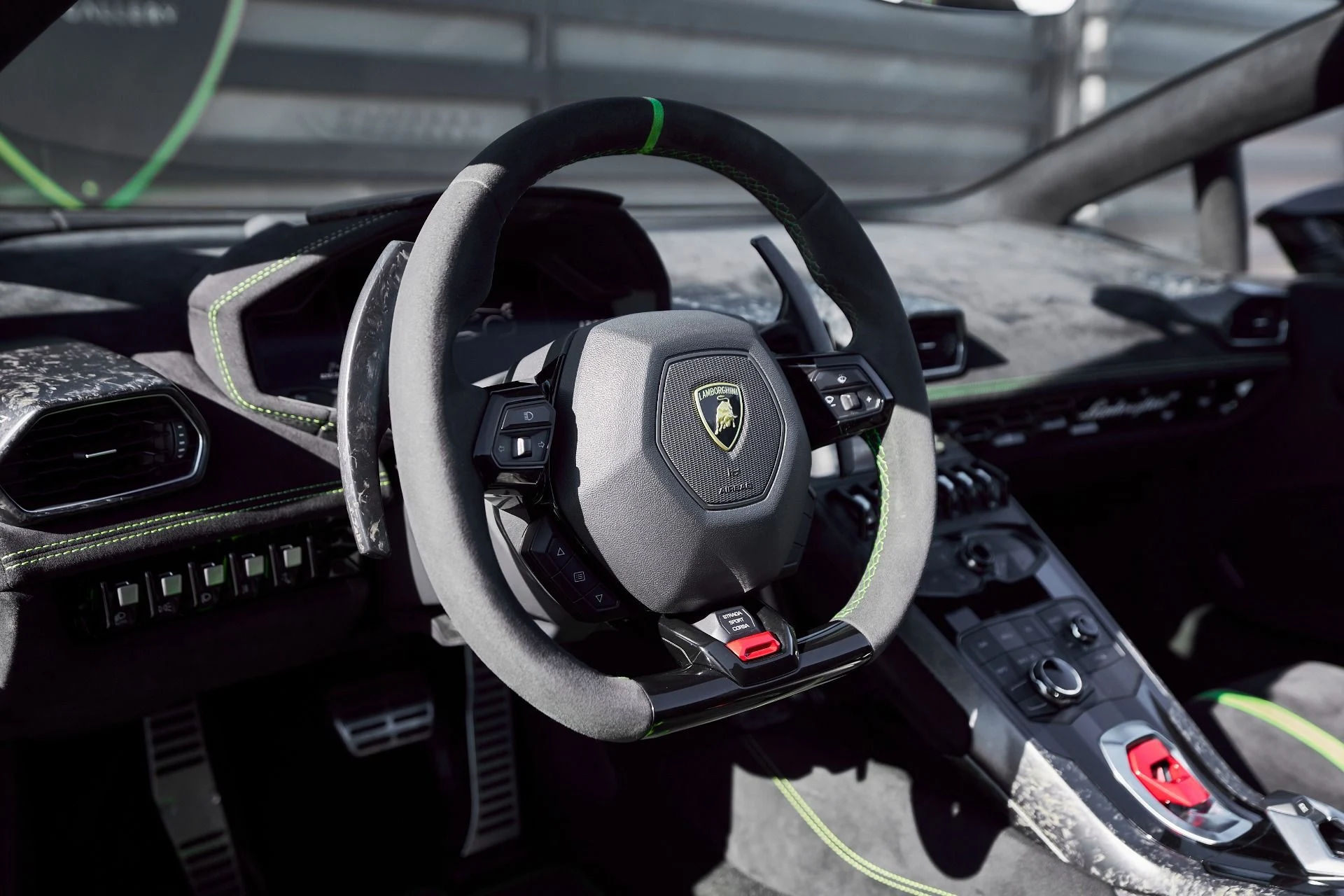 mph032_4131119246_Used_2019_Lamborghini_Huracan_Performante_Spyder_1764058294_ac92fcb93f