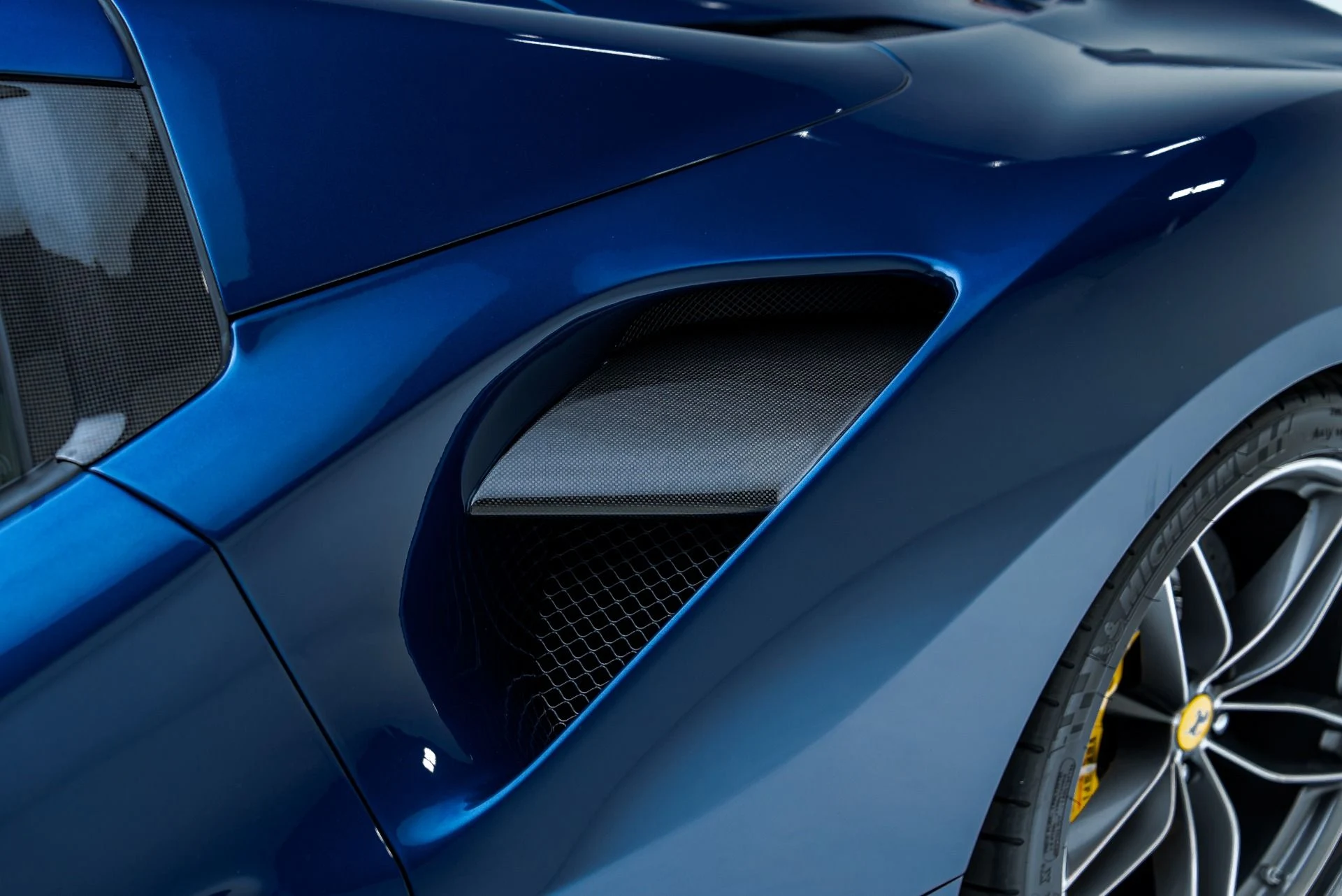 mph032_4135836727_Used_2019_Ferrari_488_Spider_1791569554_474f5efe91