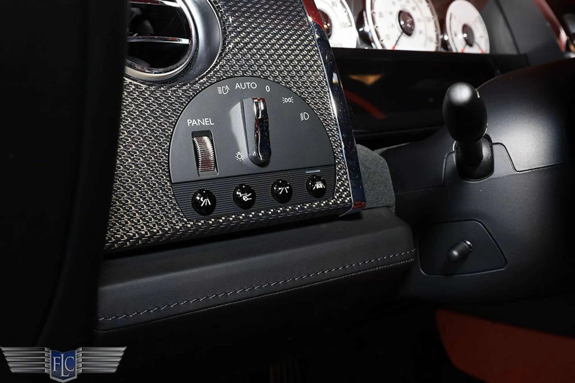 mph032_4150358978_used_2019_rolls_royce_wraith_coupe_9689_22263215_33_1024_08867b96ef