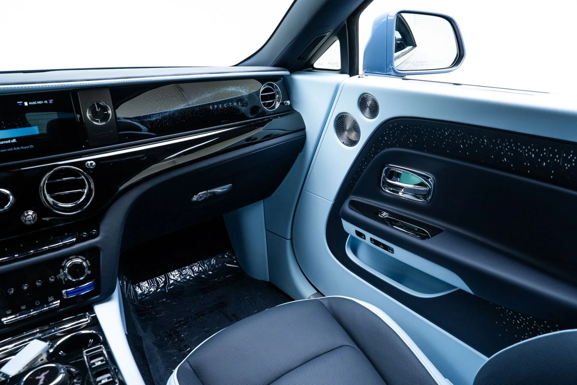 mph032_416256376_Used_2024_Rolls_Royce_Spectre_1775065016_617d4ef799