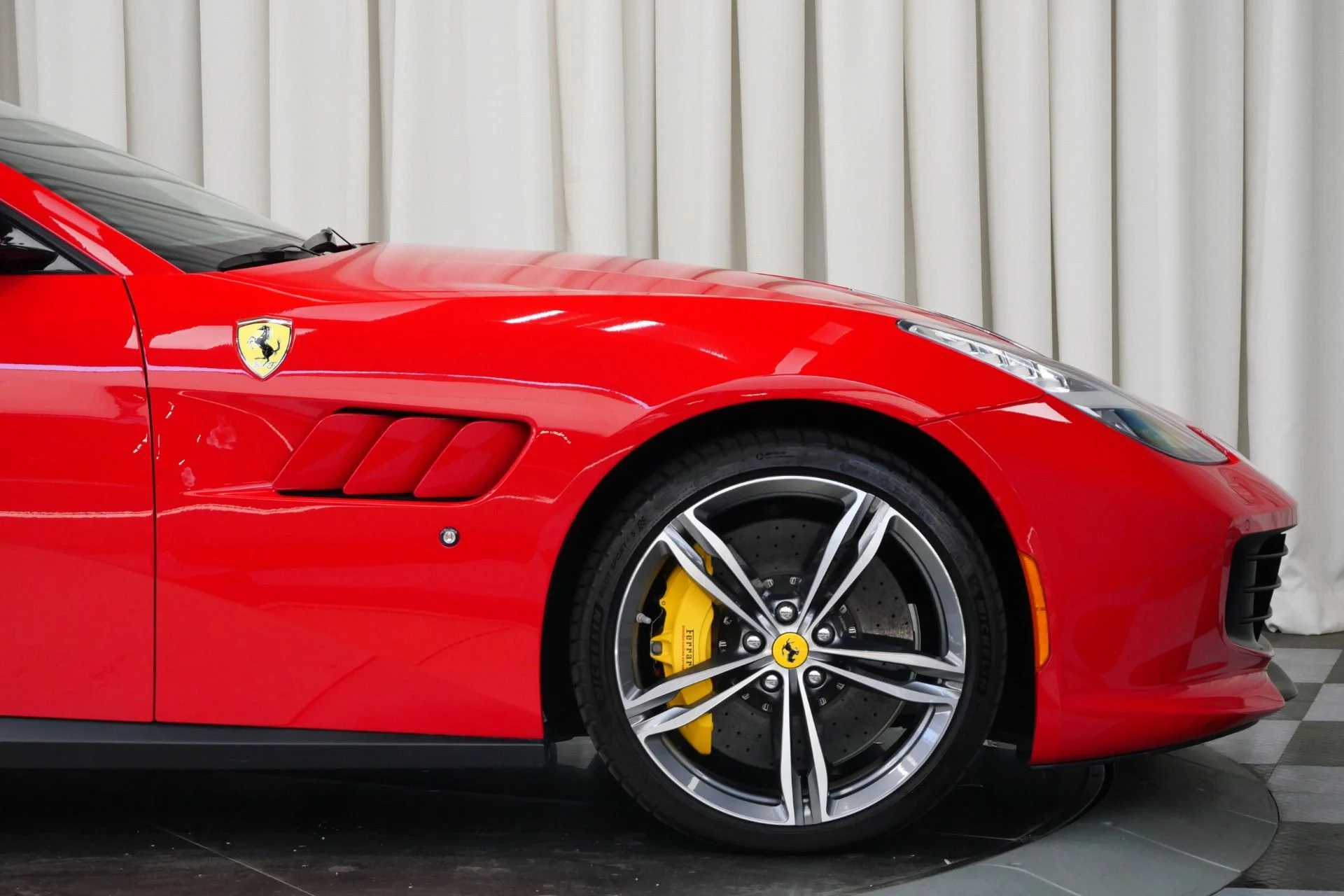 mph032_4173185864_Used_2018_Ferrari_GTC_4_Lusso_V12_1752852094_31d922e4e9