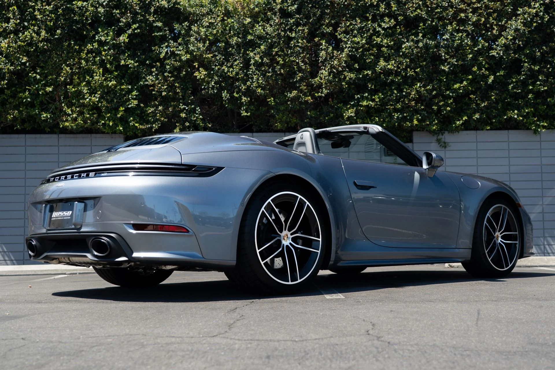 mph032_4175790512_Used_2025_Porsche_911_Carrera_S_1757361864_4bf28540b4