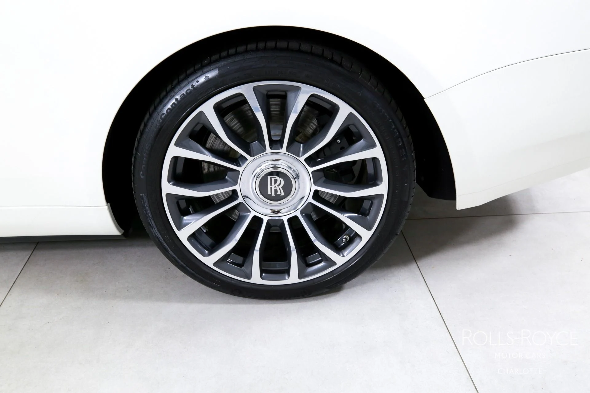 mph032_4180933554_Used_2020_Rolls_Royce_Dawn_1775592549_752cd4638a