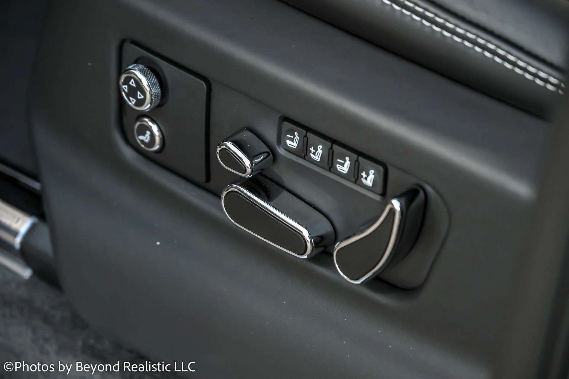 mph032_4182449004_Used_2019_Bentley_Bentayga_V8_1764407884_b095bd2cf1