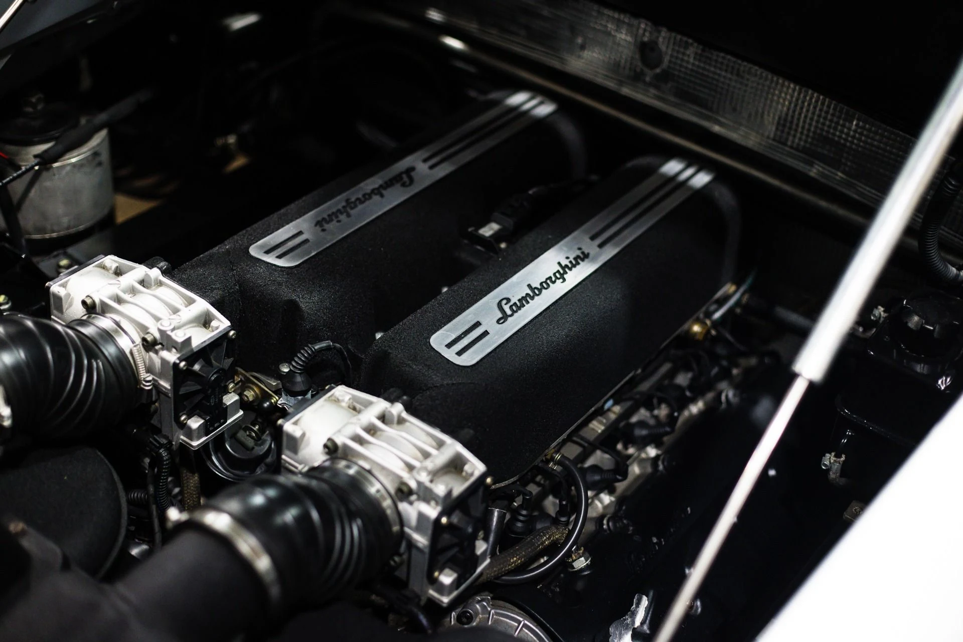 mph032_4186751990_Used_2004_Lamborghini_Gallardo_6_speed_Tasteful_Mods_1774502020_41246daa0f