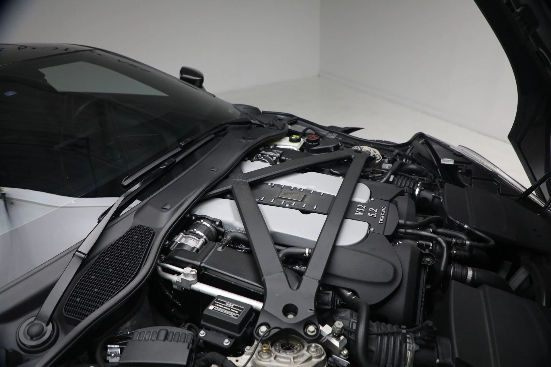 mph032_4199303264_Used_2023_Aston_Martin_DBS_770_Ultimate_1786363416_834647fba9