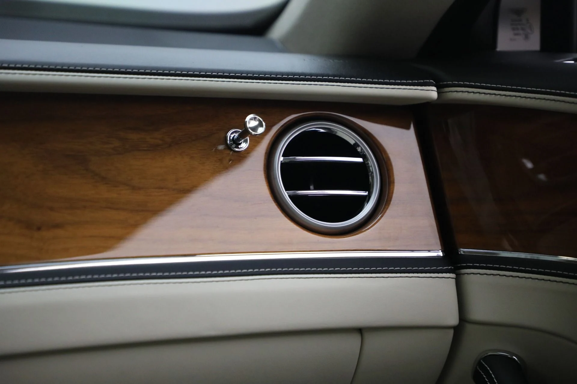 mph032_4199879377_Used_2024_Bentley_Flying_Spur_Hybrid_1ecac03e22