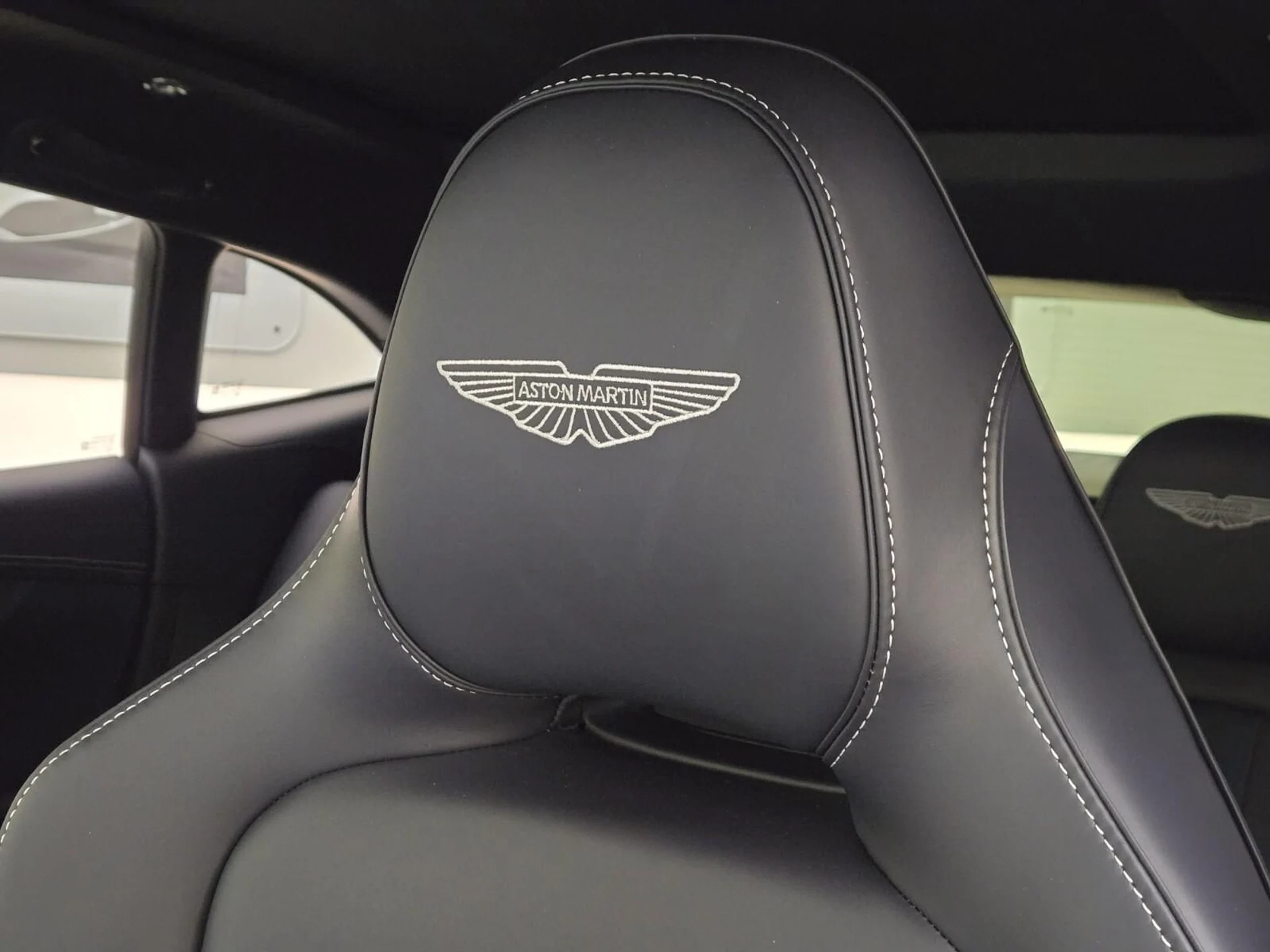 mph032_4202488790_New_2025_Aston_Martin_DBX_707_1753162635_df4b86f8c7