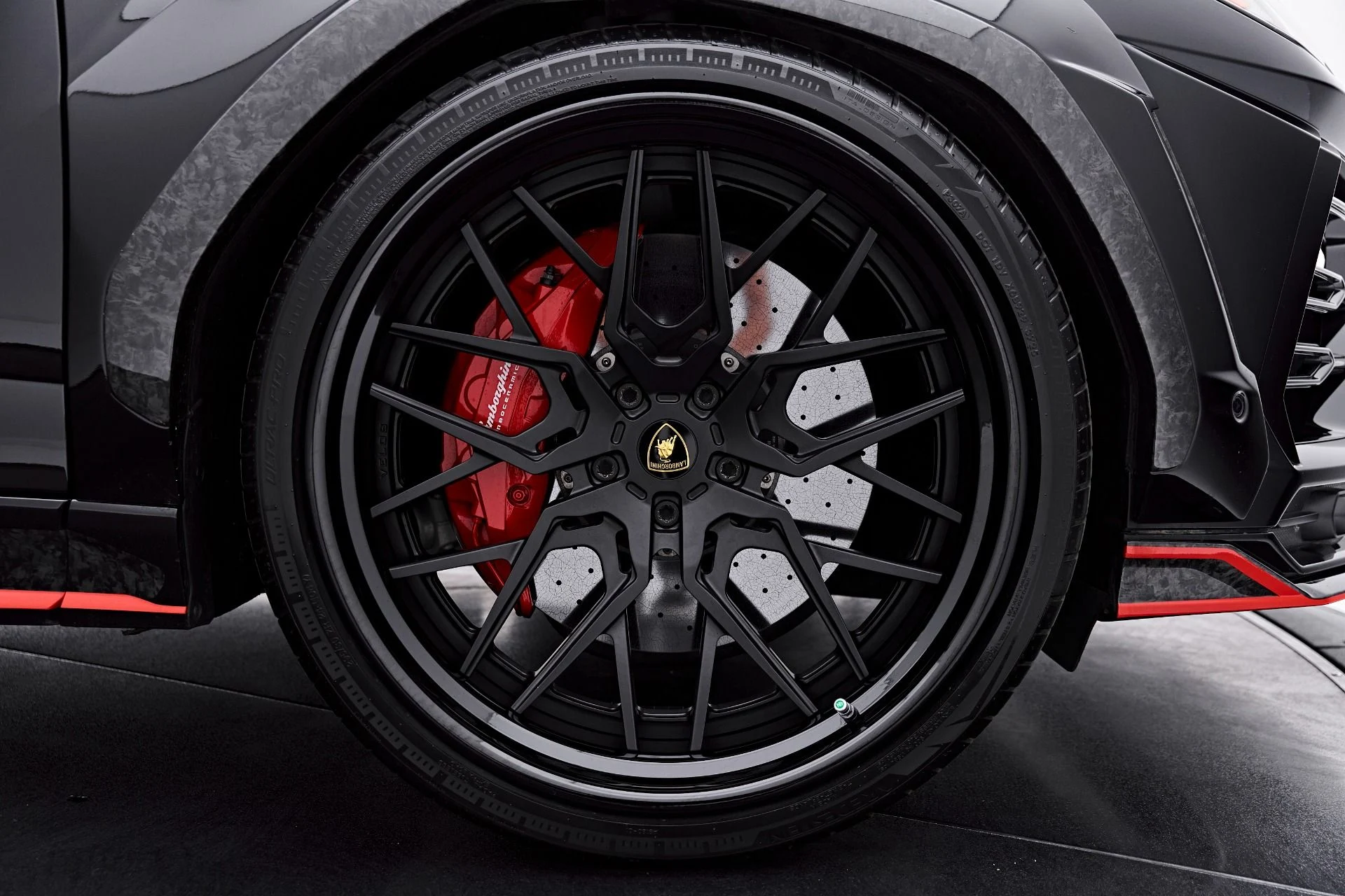 mph032_421656274_Used_2022_Lamborghini_Urus_1788219573_3a2afb2d95
