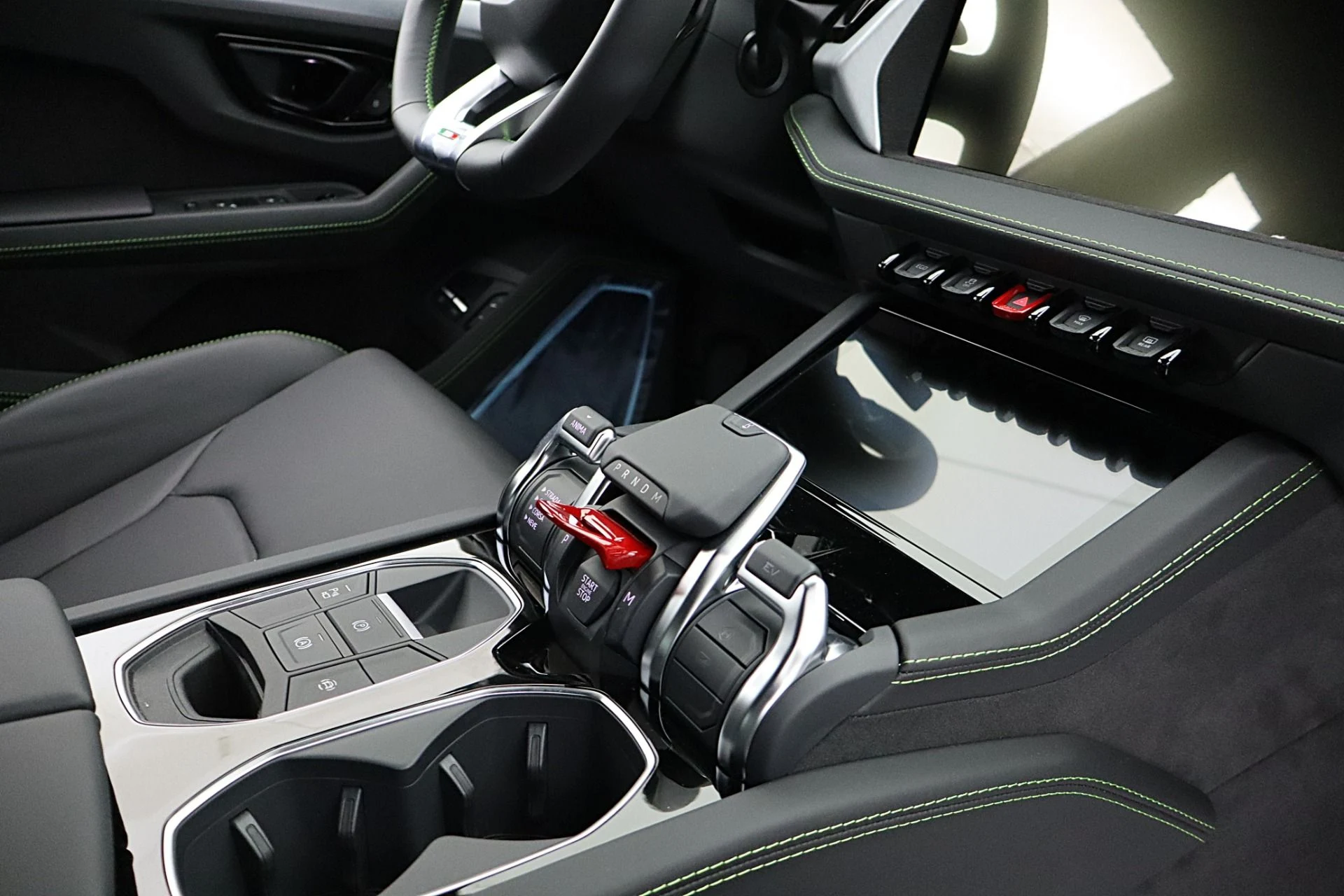 mph032_4225397444_New_2026_Lamborghini_Urus_SE_2d4e13cef9