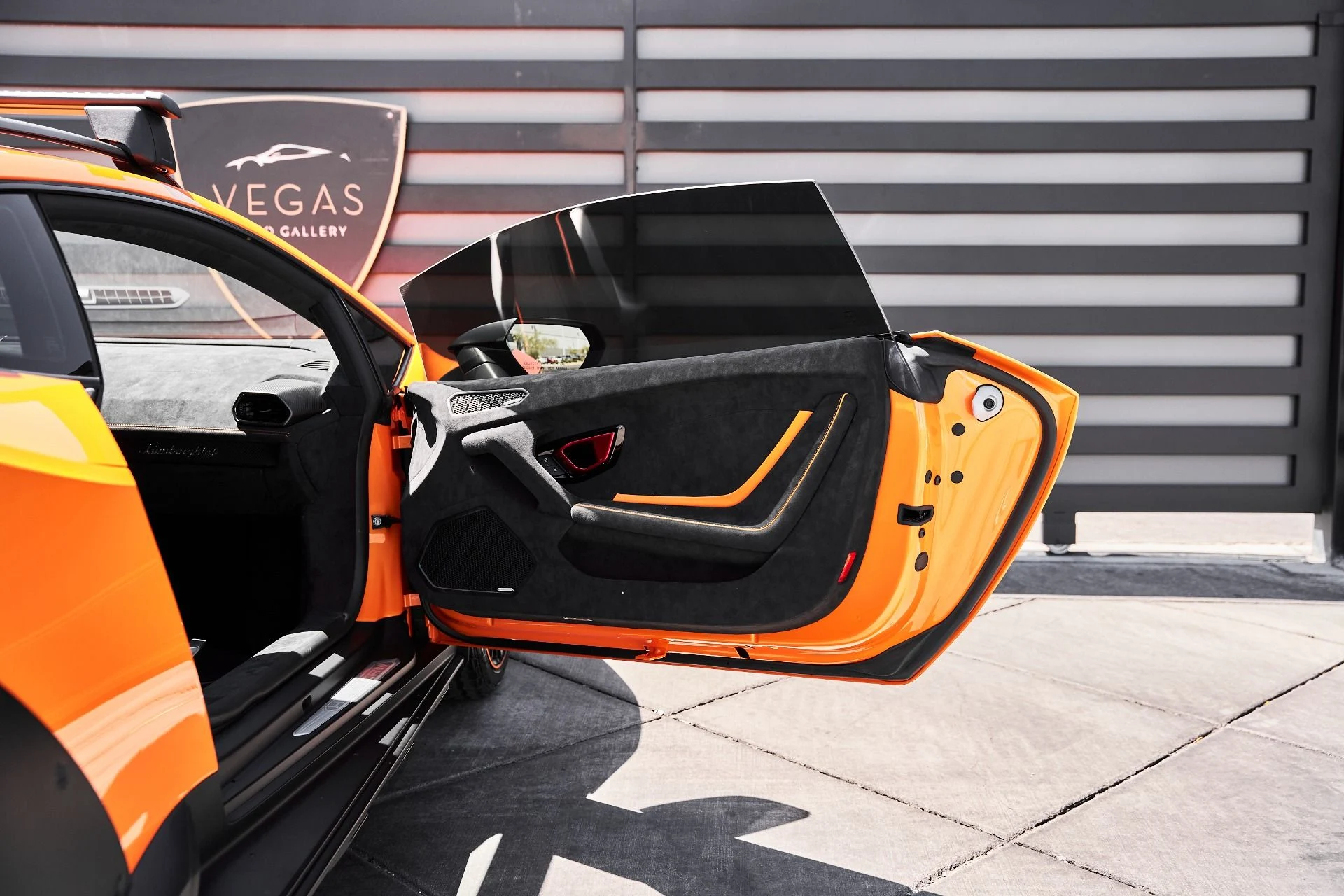 mph032_4227686490_Used_2023_Lamborghini_Huracan_Sterrato_Base_1776823438_57bdcec411