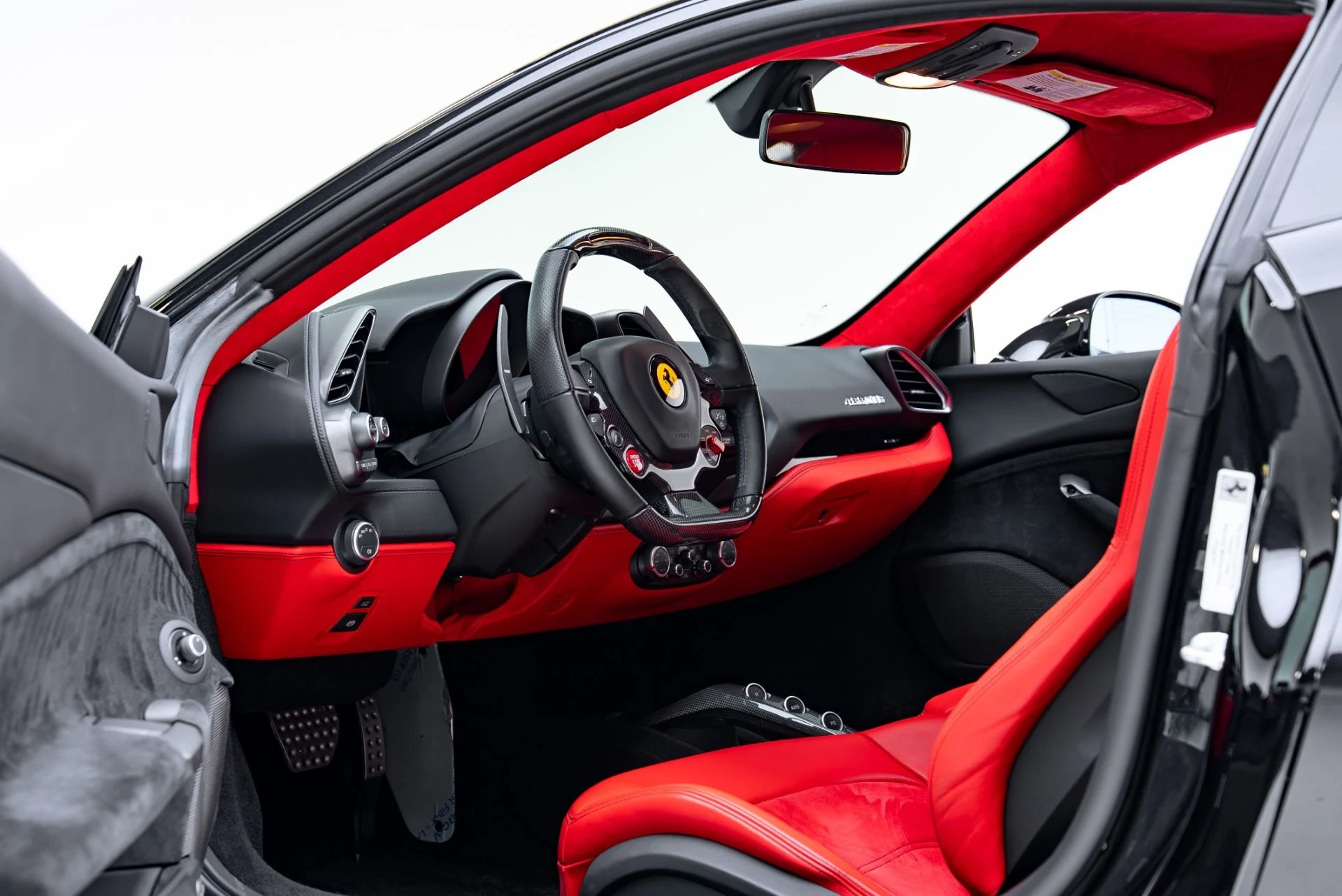 mph032_4233542986_Used_2019_Ferrari_488_GTB_1778776407_5d51d16a0b