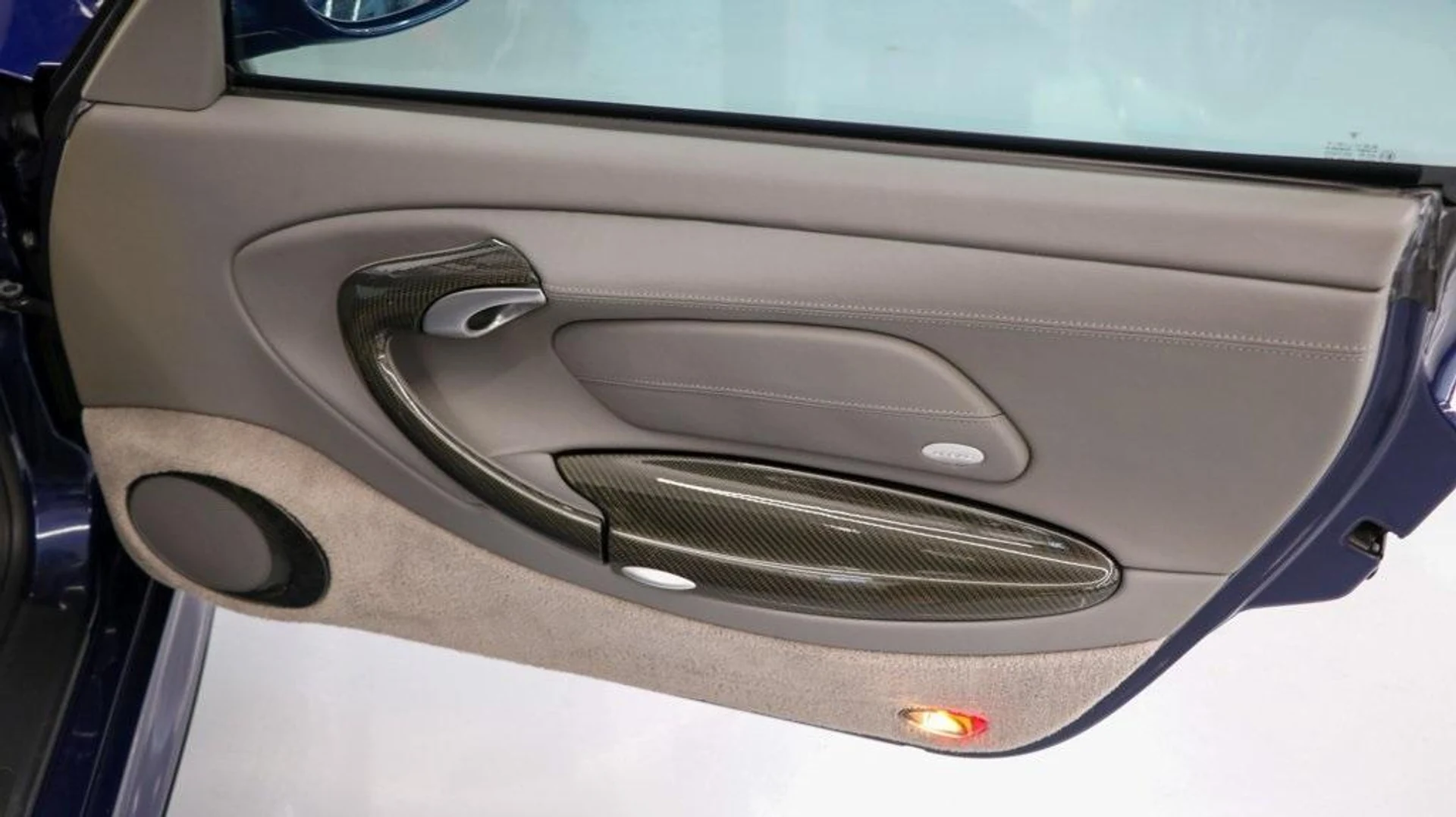 mph032_4236571273_p22_Y0_F_Jns_Ycv_E5xzv_Bn_Qn8u2iw_I_251187b275