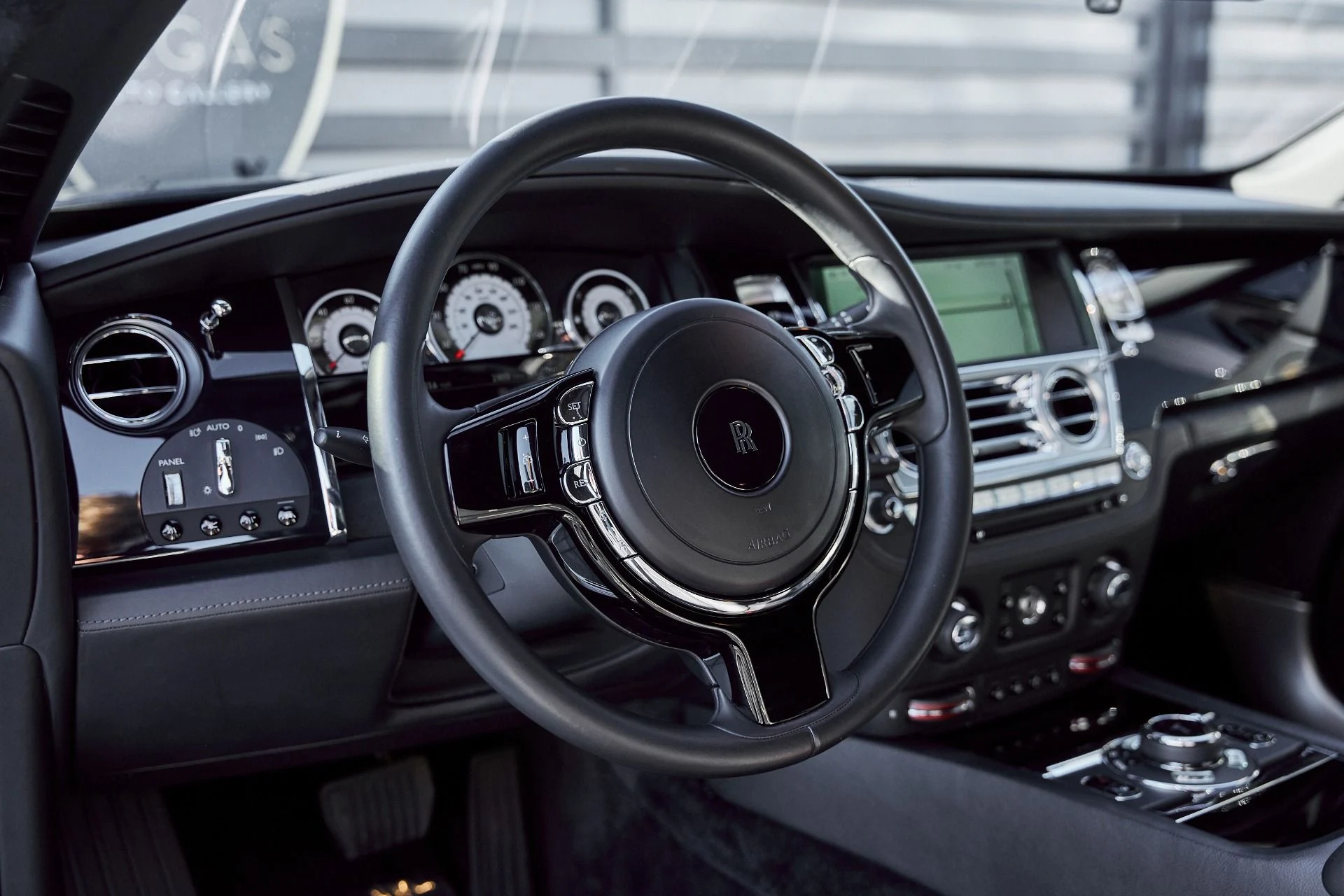 mph032_4241527774_Used_2015_Rolls_Royce_Wraith_Base_1767063535_814c6f65e7