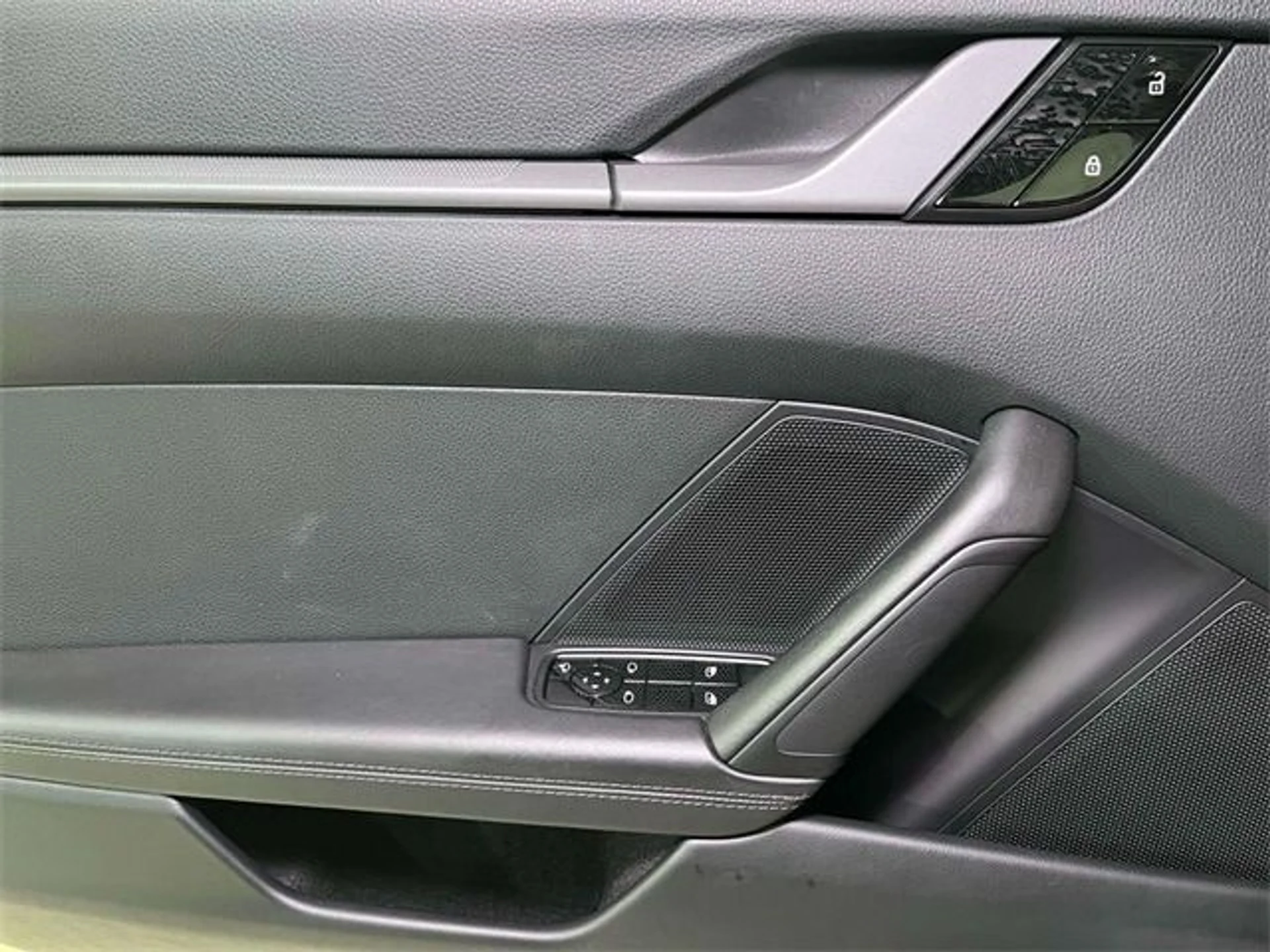 mph032_4246575830_d2d9a138fb8123dc35b22bbca4aee9e9x_13661e96a6