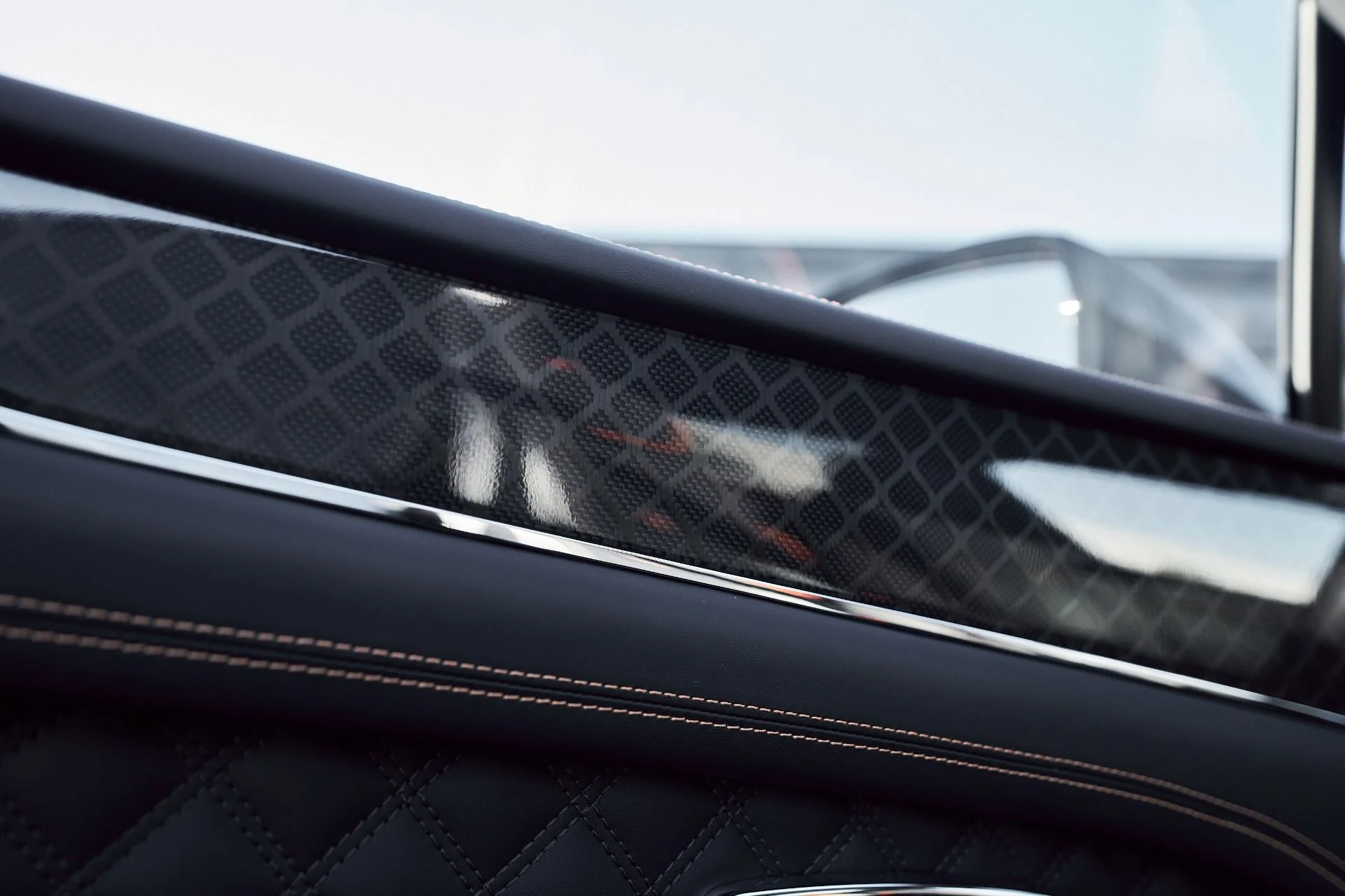 mph032_4255131608_Used_2025_Bentley_Bentayga_S_Black_Edition_1764904188_9ed3b07978