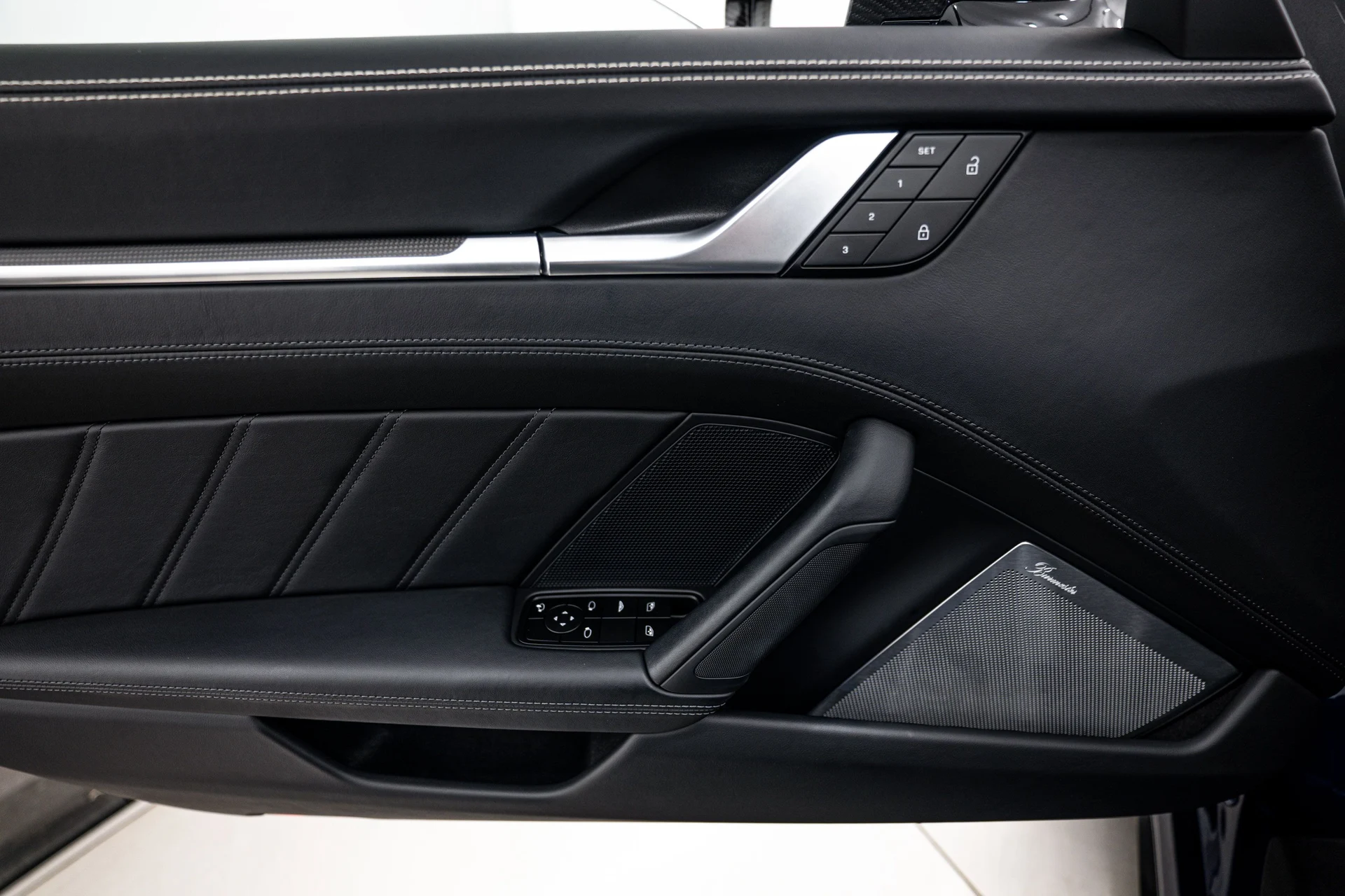 mph032_4258544647_bc1a9e723fbdbe3ad5ad5c69c209a6d6_064858af1a