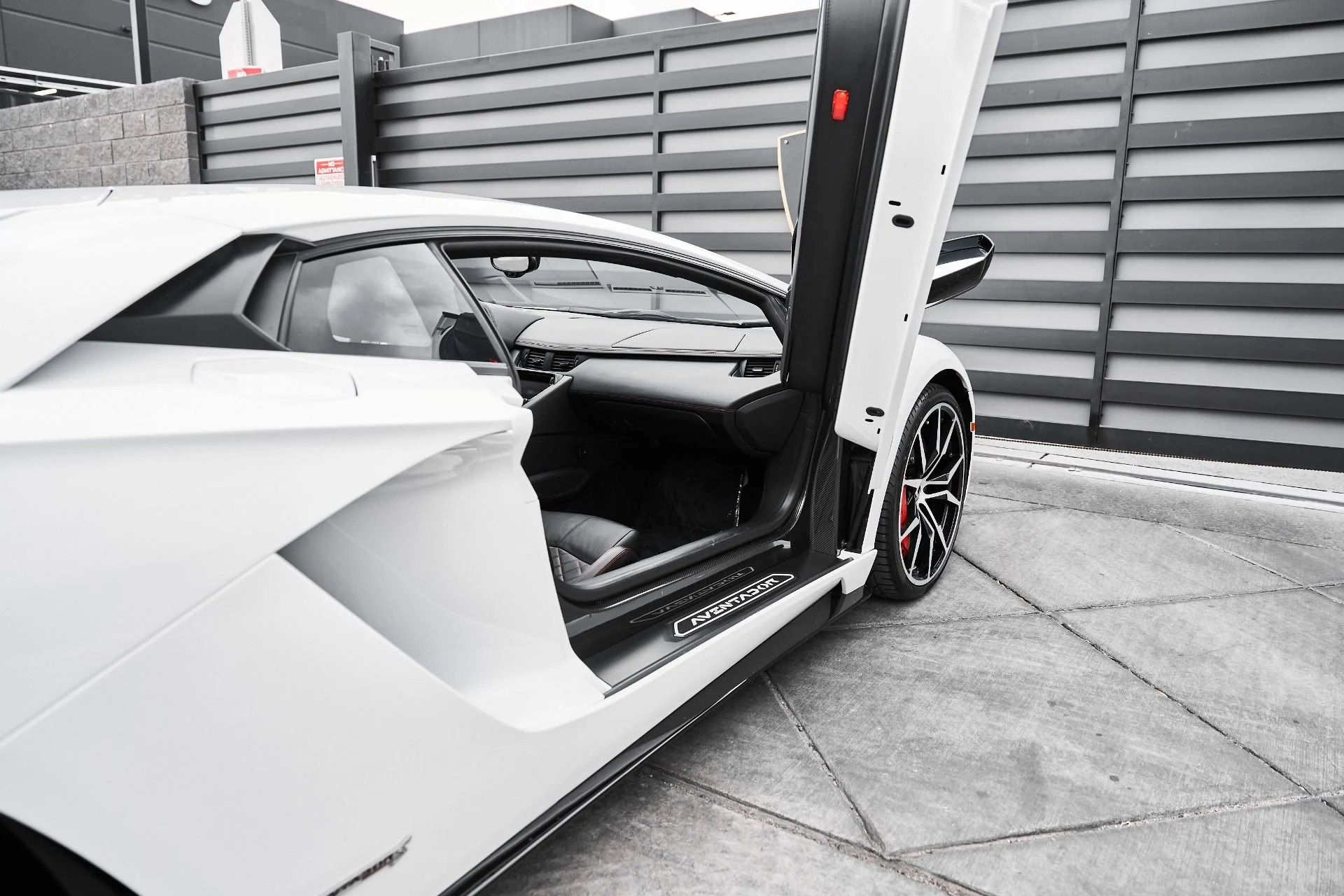 mph032_4260557437_Used_2018_Lamborghini_Aventador_S_Base_1775006863_30464a2c20