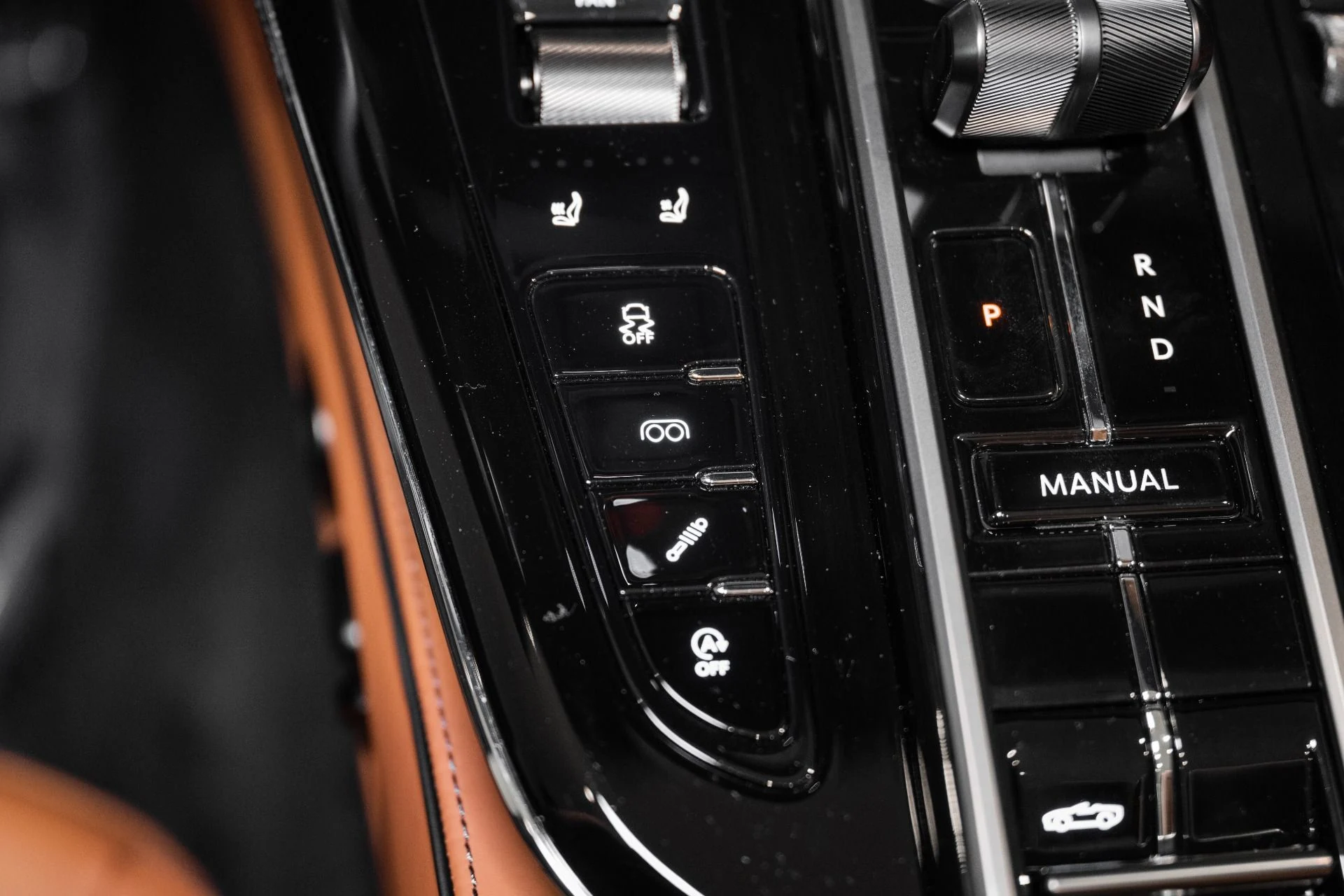 mph032_4264506121_New_2026_Aston_Martin_Vantage_Roadster_1785470681_4ec222a96a