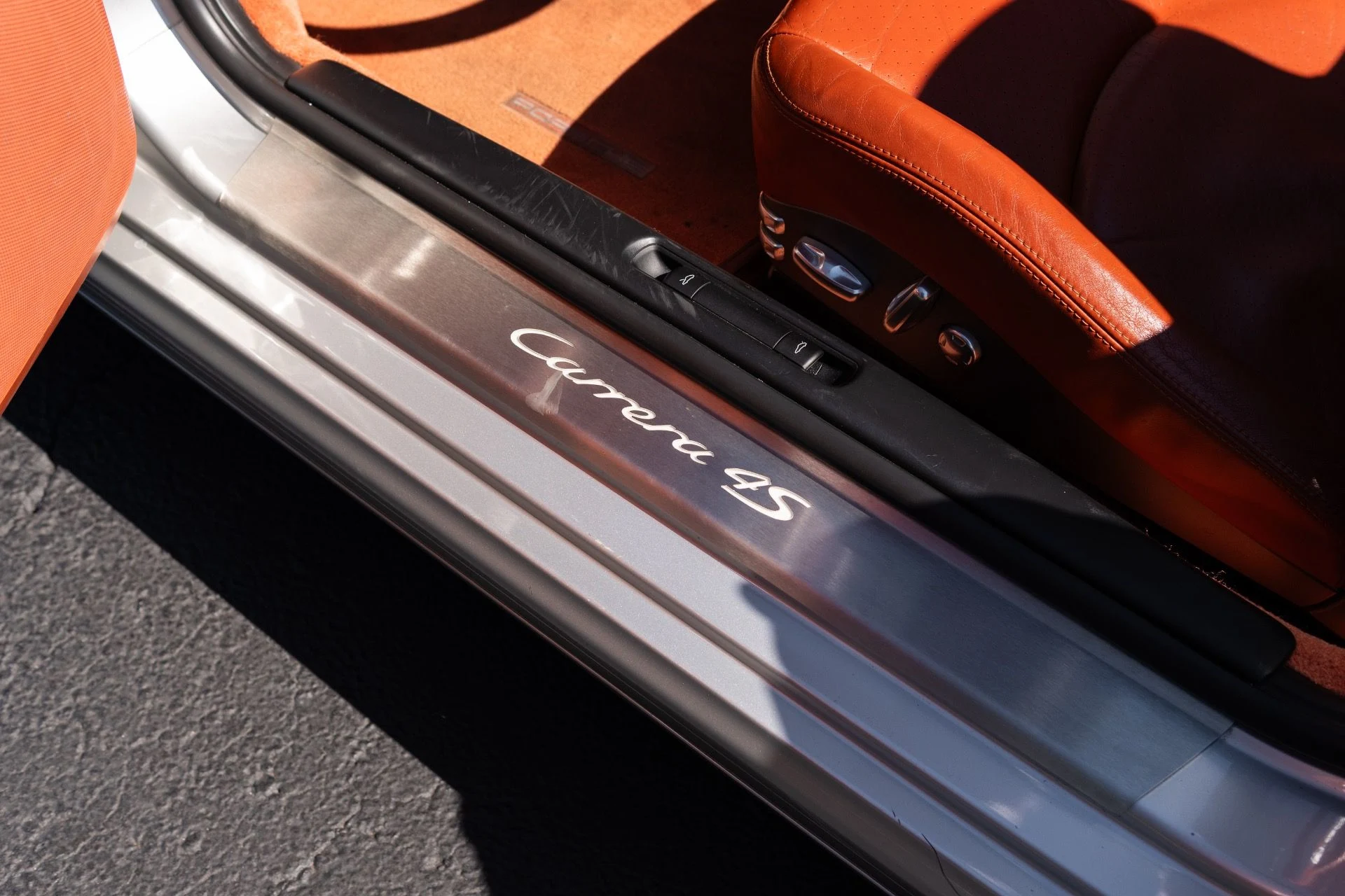 mph032_4267690121_Used_2006_Porsche_911_Carrera_S_1770441608_19d9d48e85