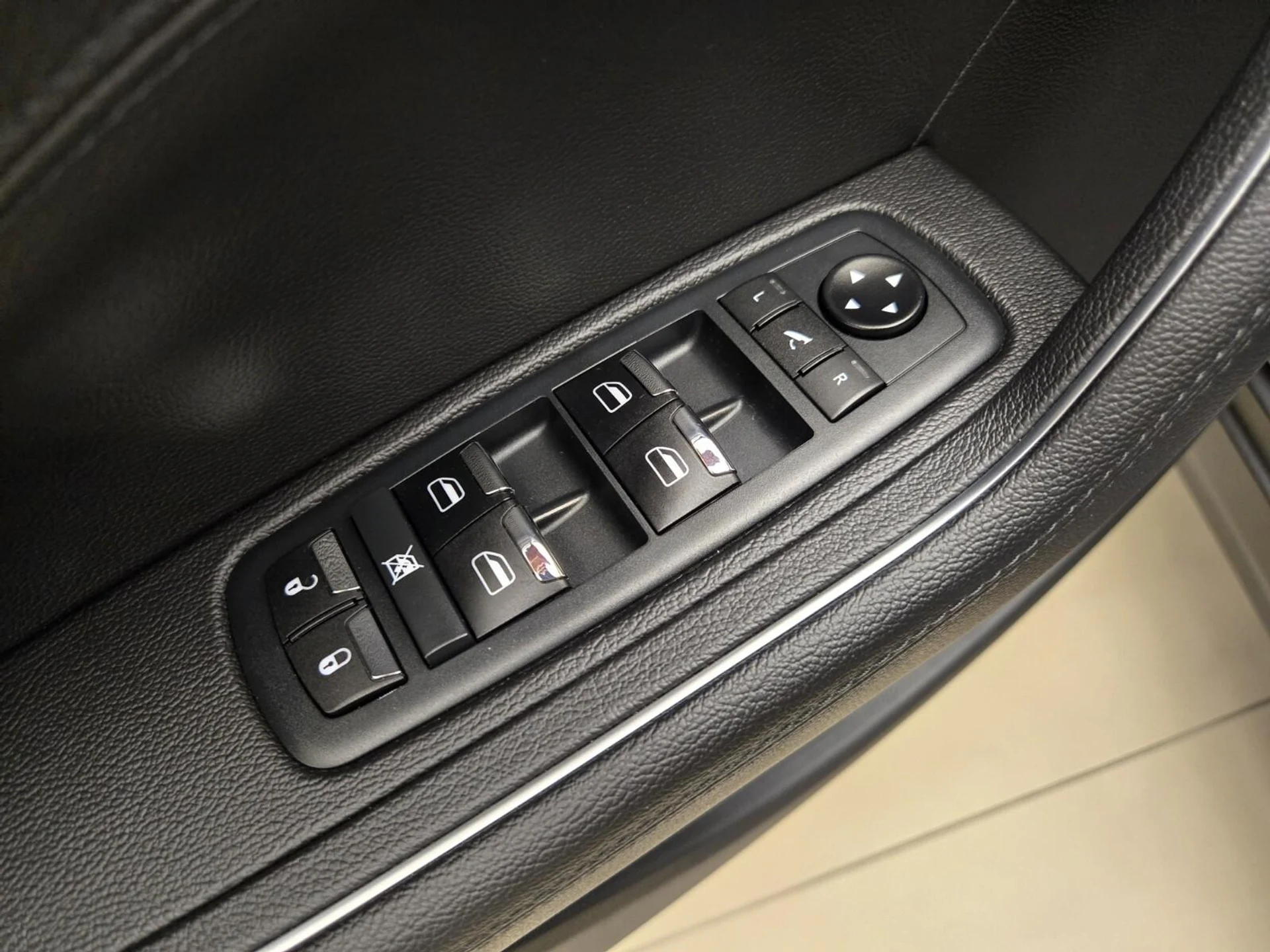 mph032_4271789204_Used_2021_Maserati_Levante_S_1768891460_53f2e92557