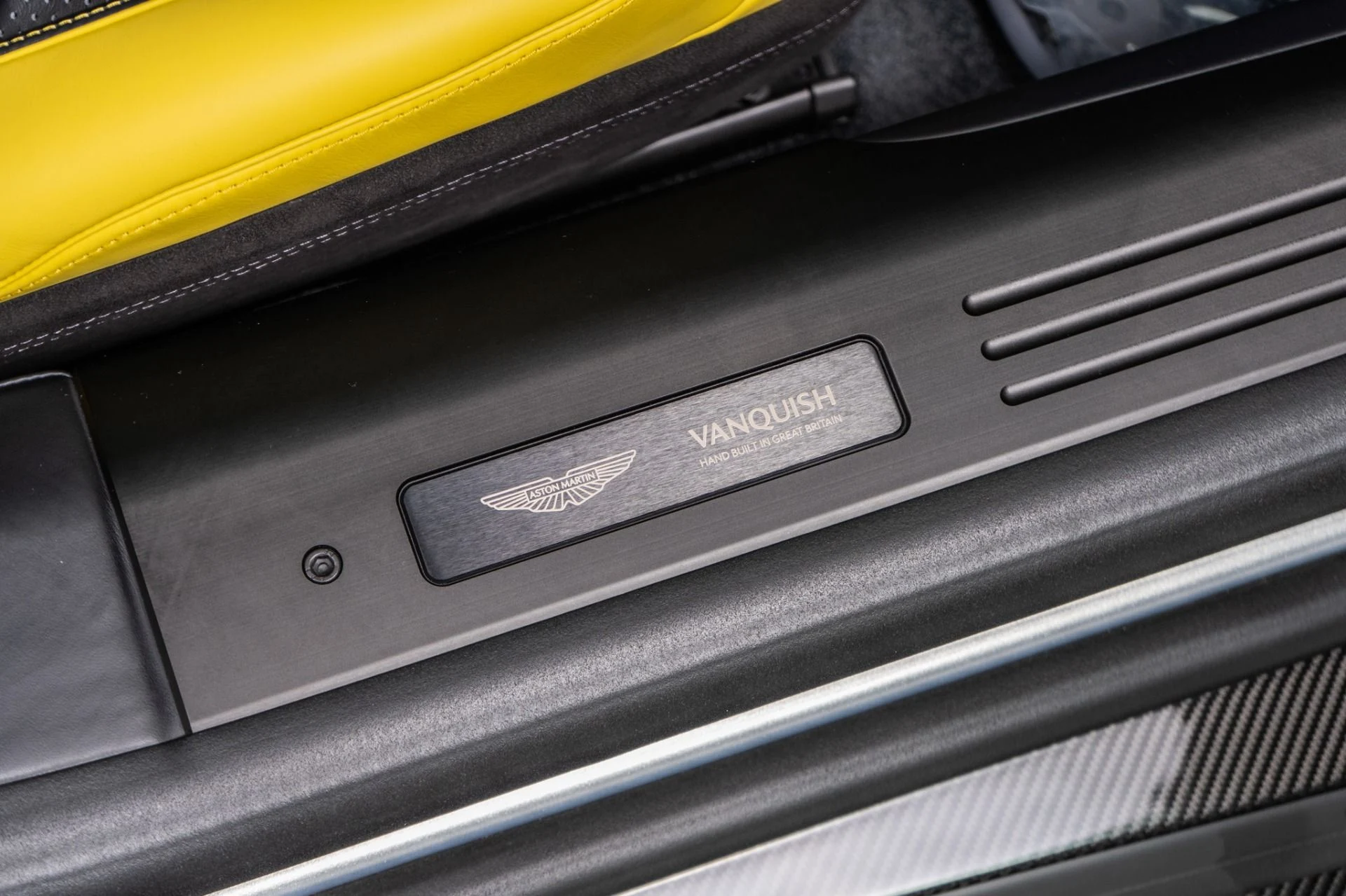 mph032_42792433_Used_2025_Aston_Martin_Vanquish_Huge_542_K_MSRP_Low_Miles_Extensive_Carbon_Fiber_1786477789_8c854e9110