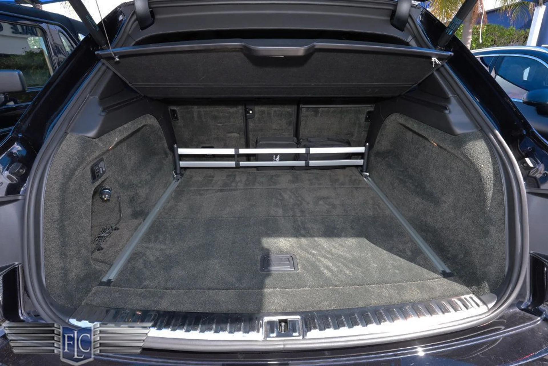 mph032_4281561451_used_2017_bentley_bentayga_w12awd_6305_22995448_33_1024_6c97b65971