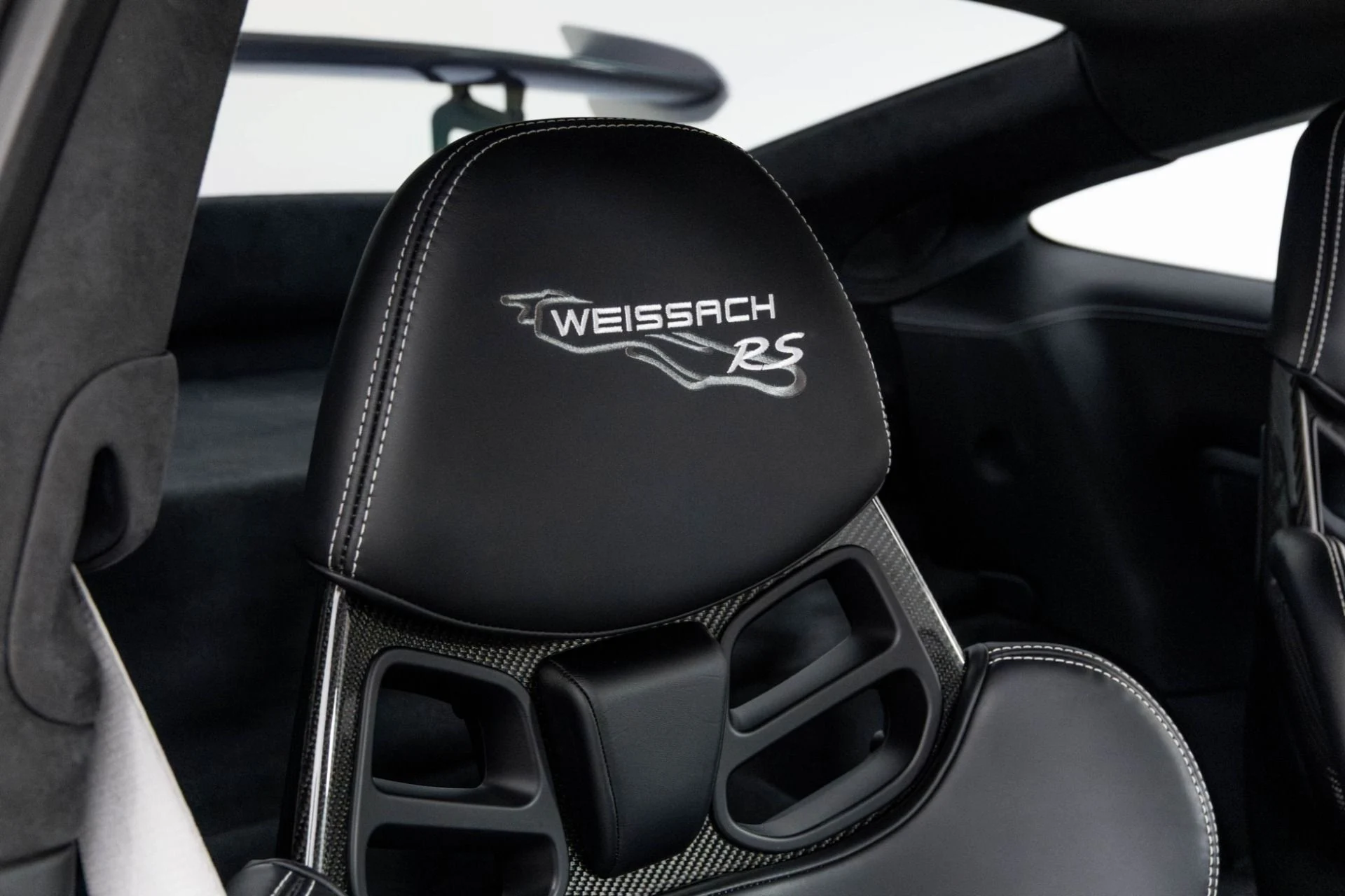 mph032_4291444277_Used_2019_Porsche_911_GT_3_RS_1761084306_0c03312afa