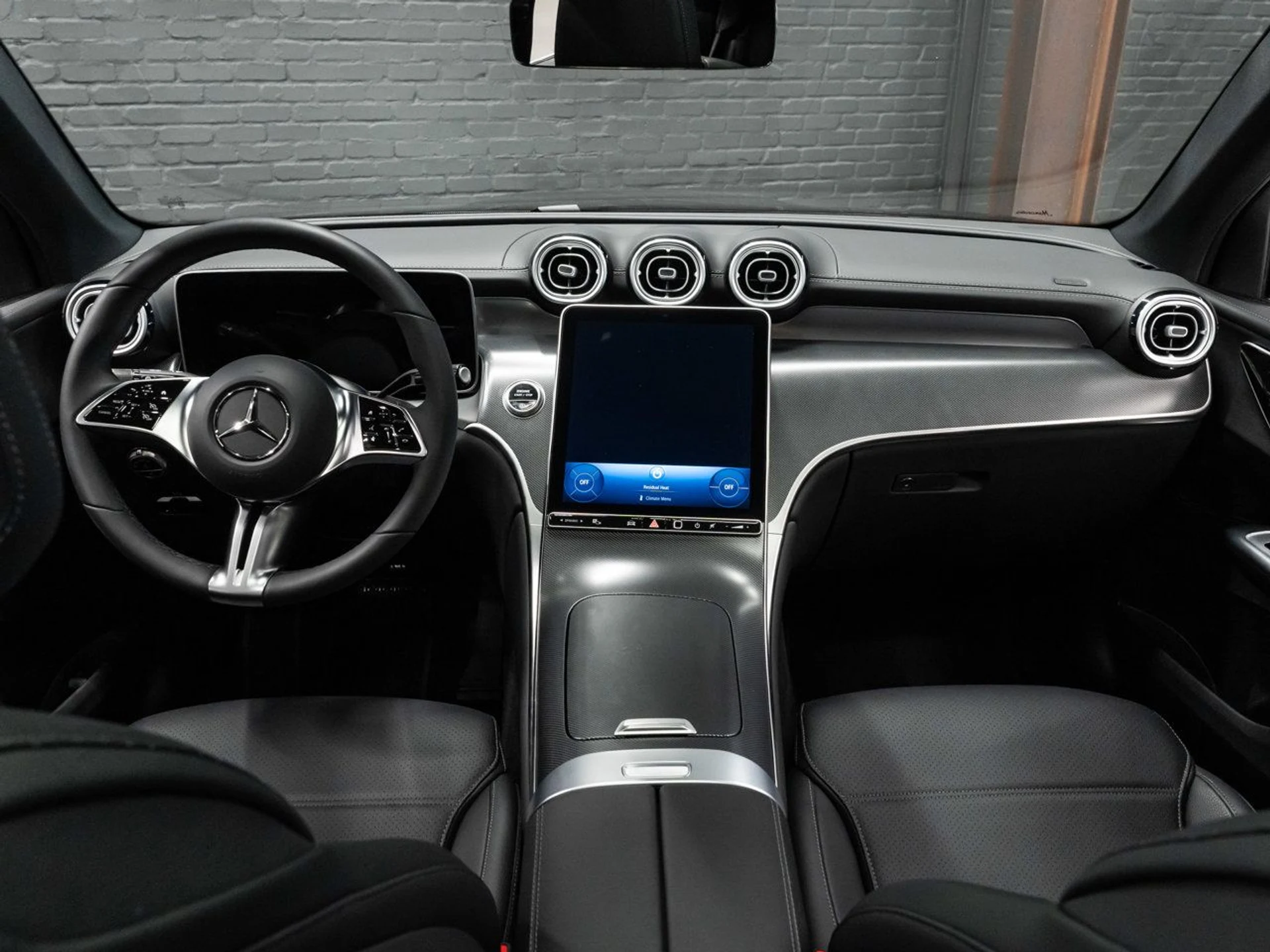 mph032_4292553506_mercedes_benz_glc_2025_0ba5c50243