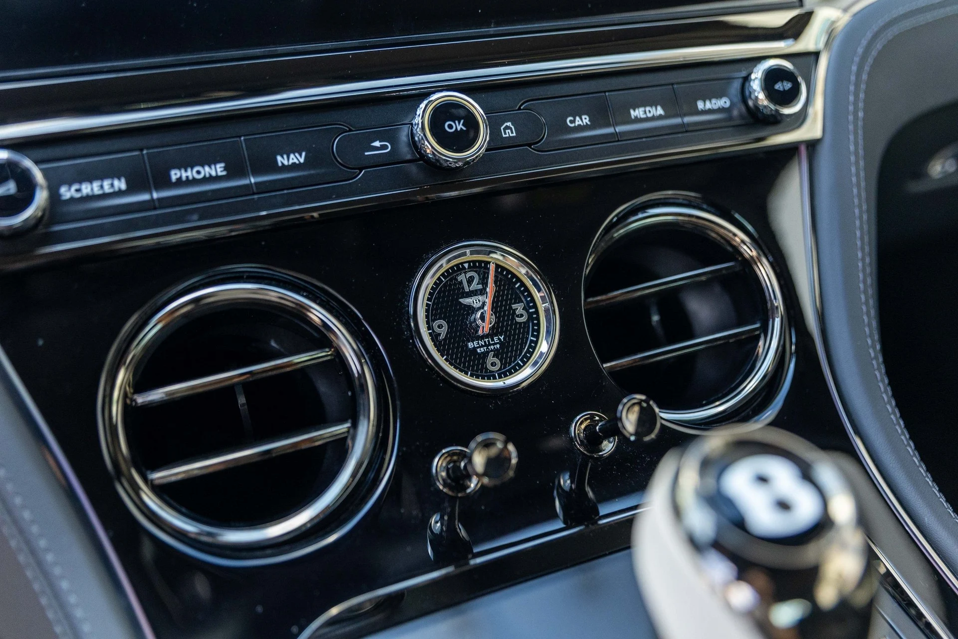 mph032_4293636468_Hi_Tech_Luxury_Imports_LLC_SCBDP_4_ZG_0_SC_023562_image_32_91b0be982c