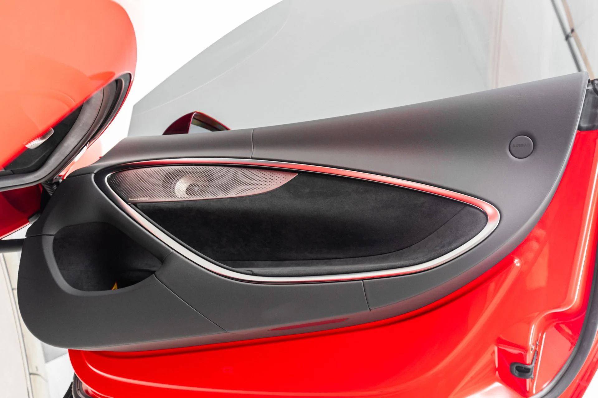 mph032_431757149_Used_2023_Mc_Laren_Artura_1776720218_ecbbb394b2