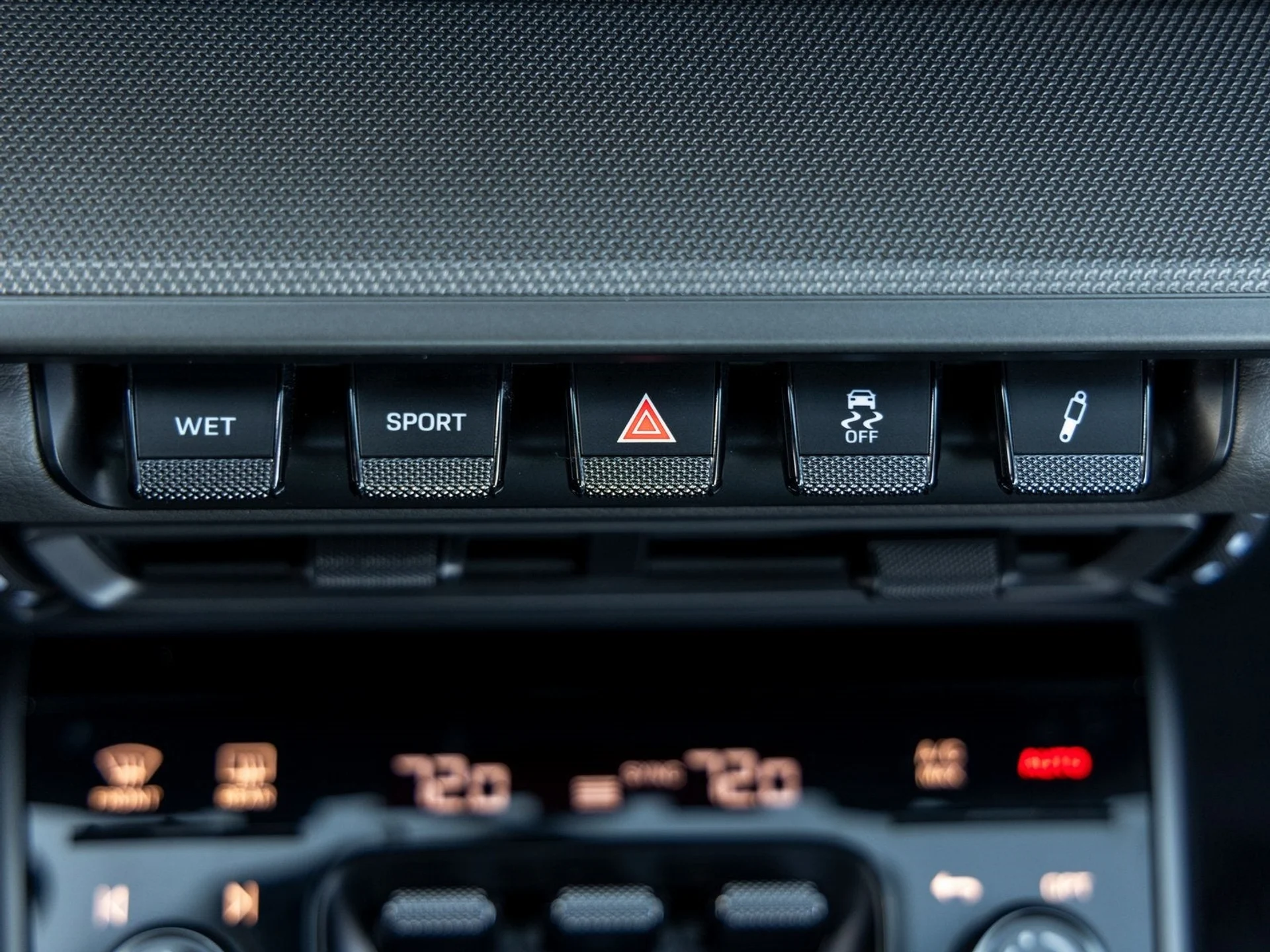 mph032_431785697_33_3345b2e91d