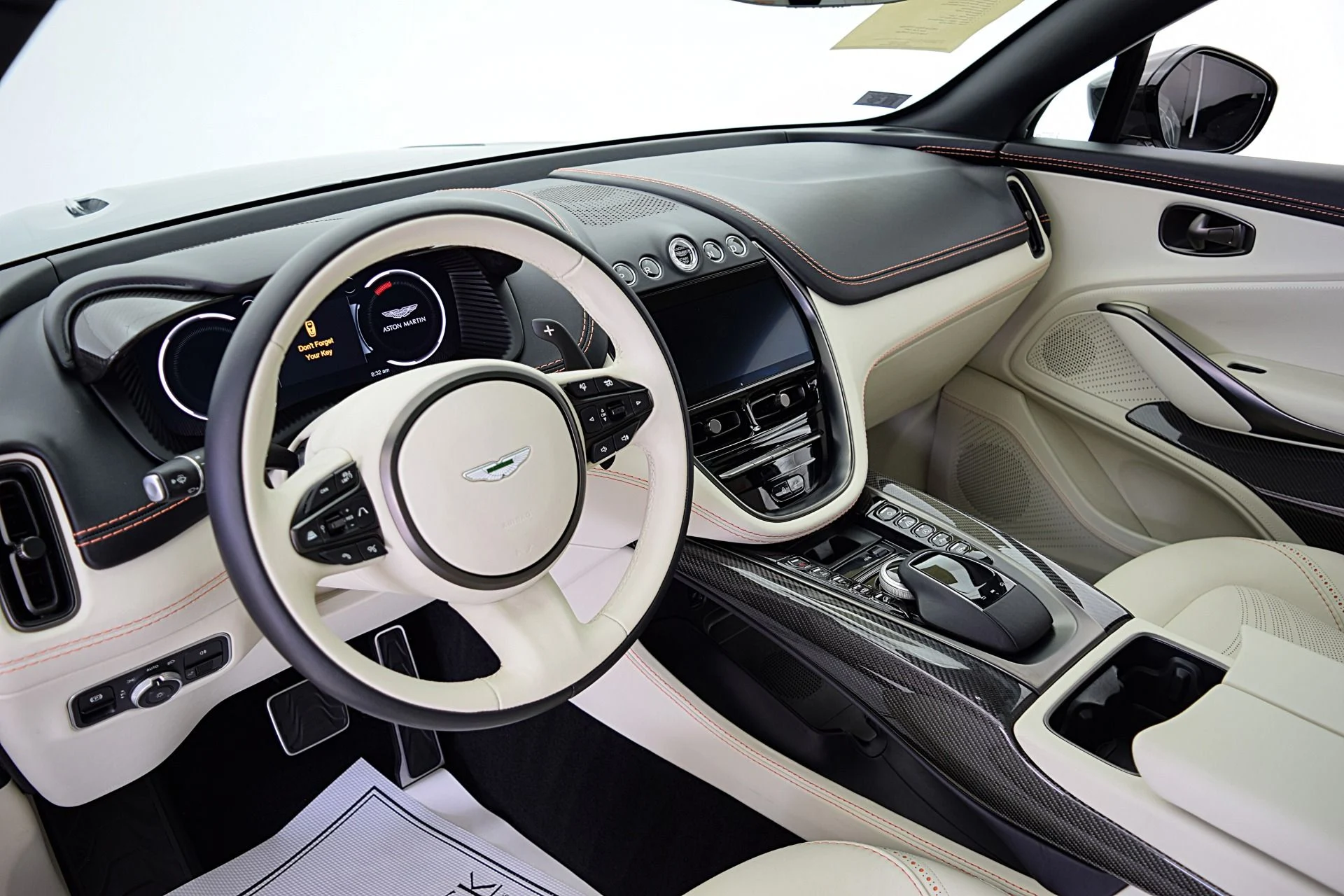 mph032_432954100_Used_2022_Aston_Martin_DBX_808309dfb2