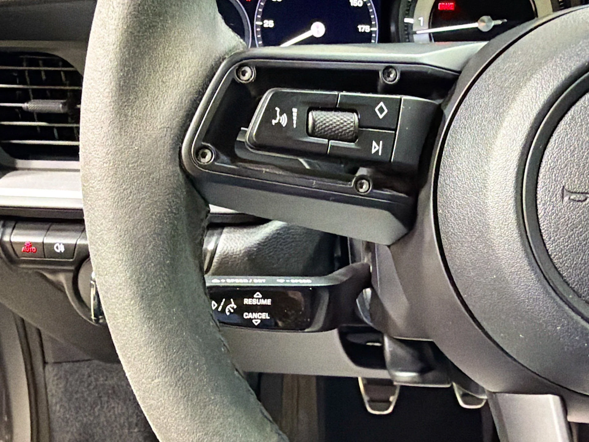 mph032_433148547_795109ed6627c817ef43239c2ddd39a7_e913e38a09