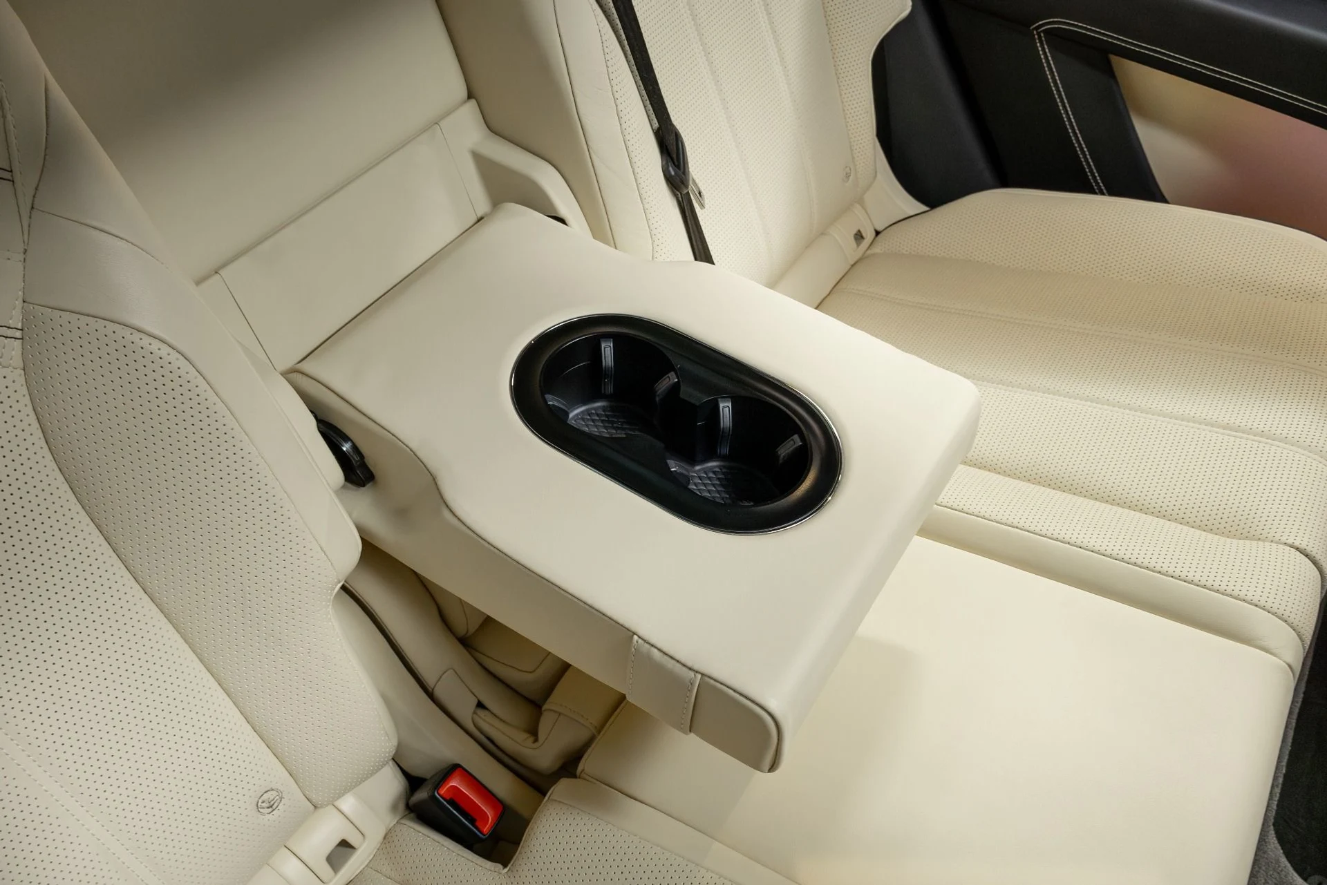 mph032_435320921_Used_2021_Bentley_Bentayga_V8_First_Edition_1776782316_4ca9eb3ef8